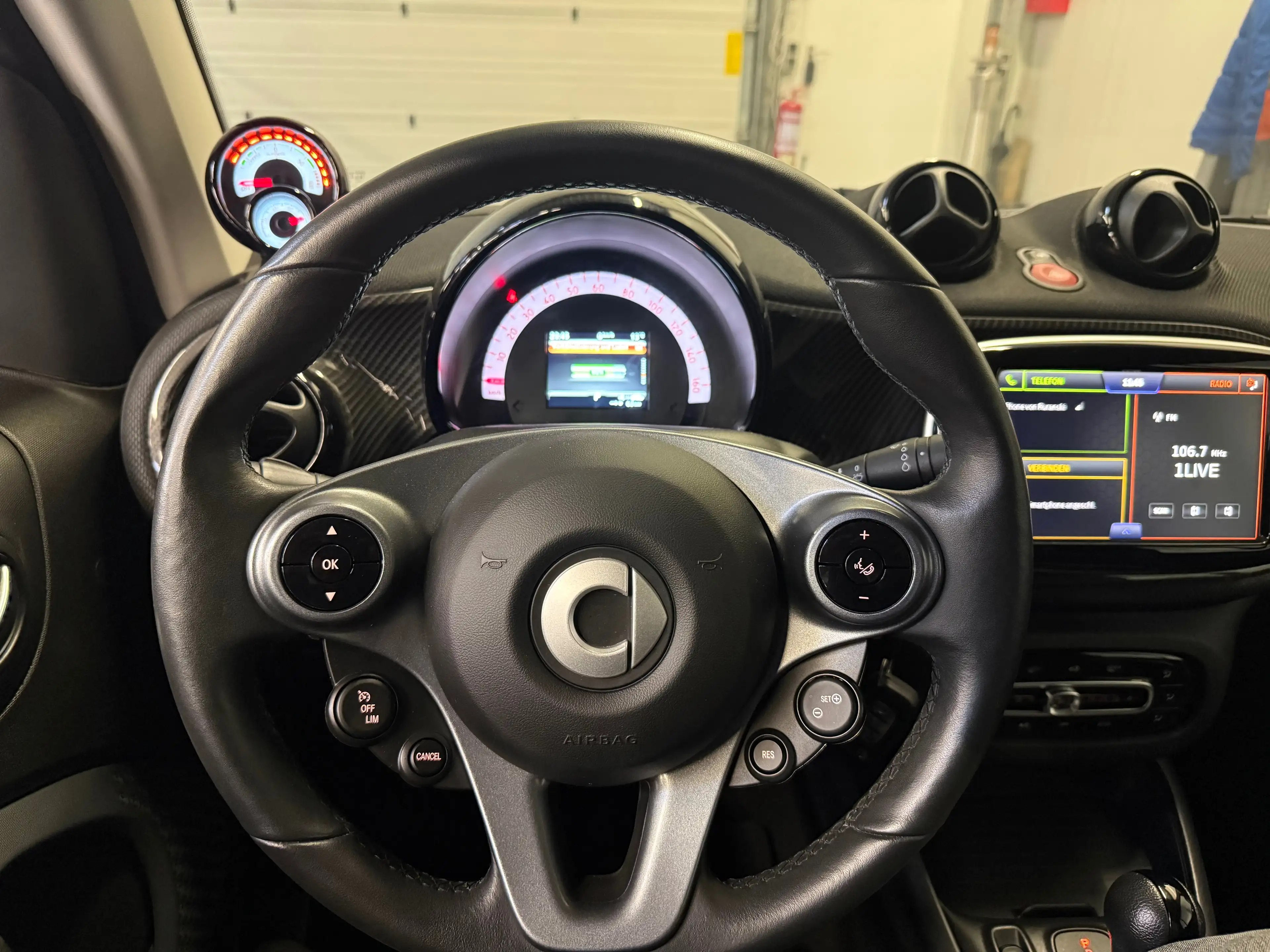 smart forTwo smart fortwo cabrio EQ prime — photo 9