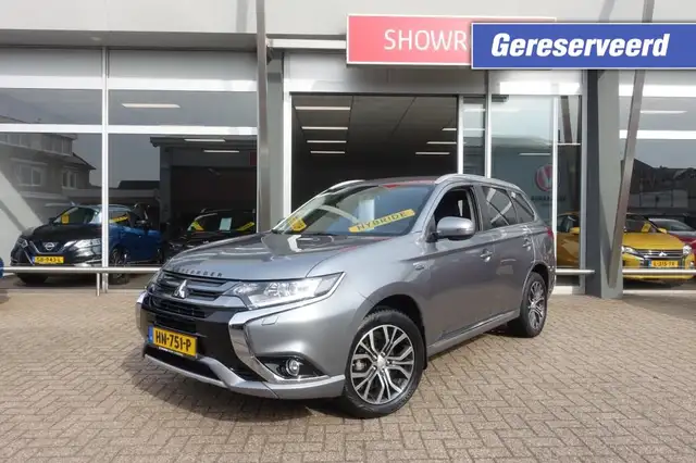 Mitsubishi Outlander 2.0 PHEV BUSINESS EDITION 100%NL Trekhaak( All-in