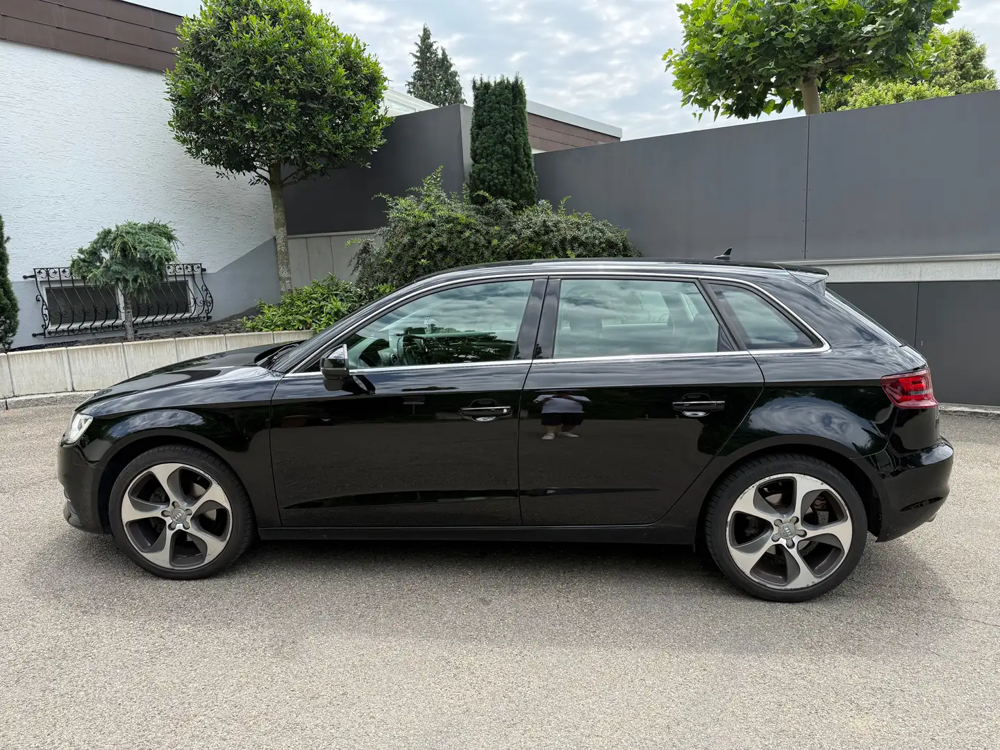 Audi A3 2.0 TDI Limousine (clean diesel) S tronic Attracti Schwarz - 1
