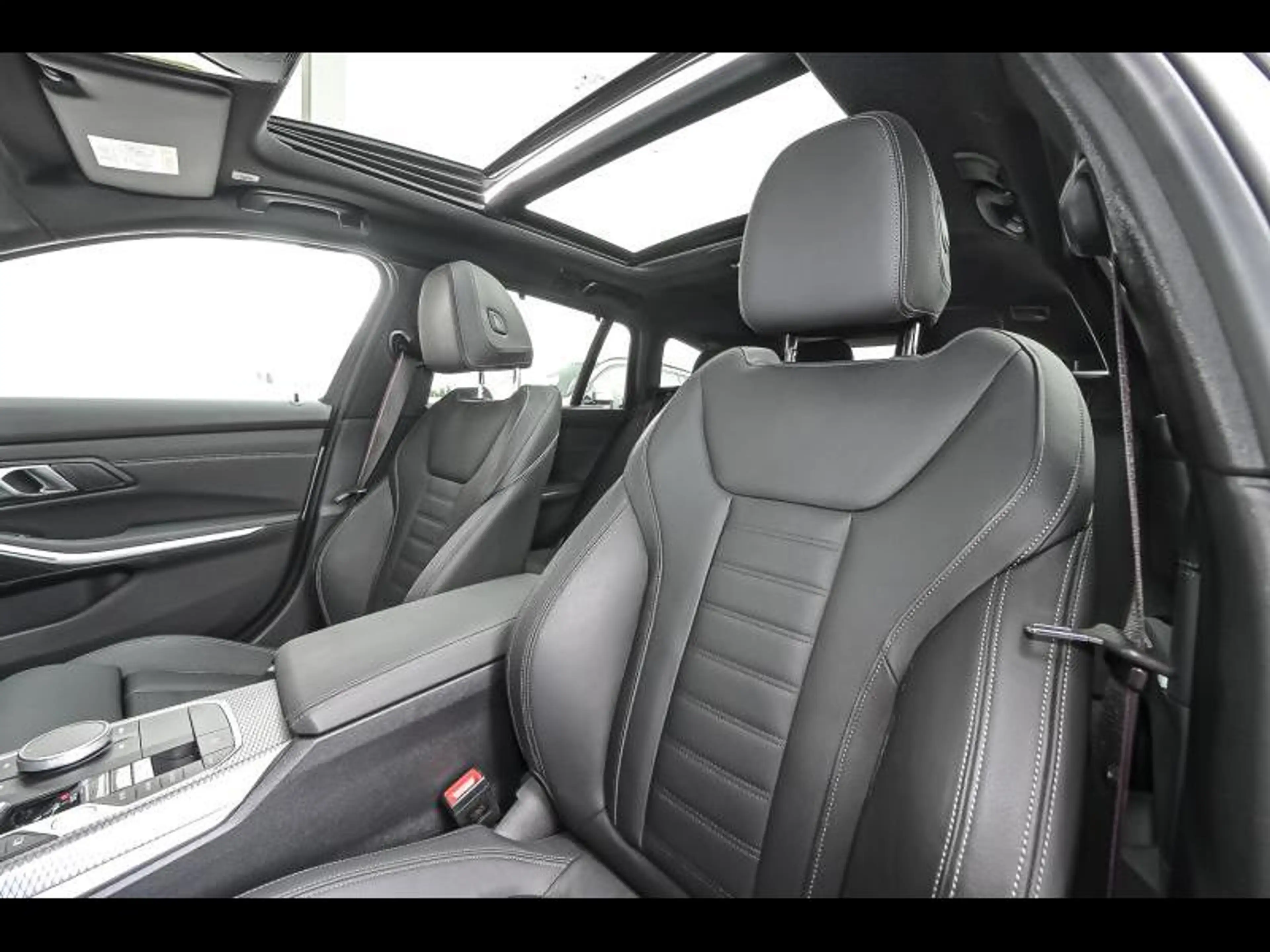 BMW 330 M Sportpakket Gratis winterset — photo 14