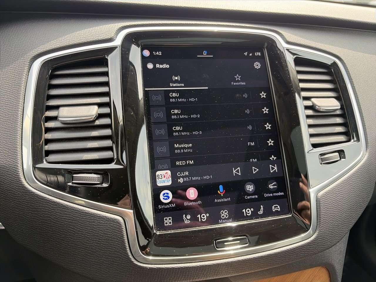 2023 Volvo XC90 Local One-Owner | Accident-Free | MHEV | CarPlay / thumb 24