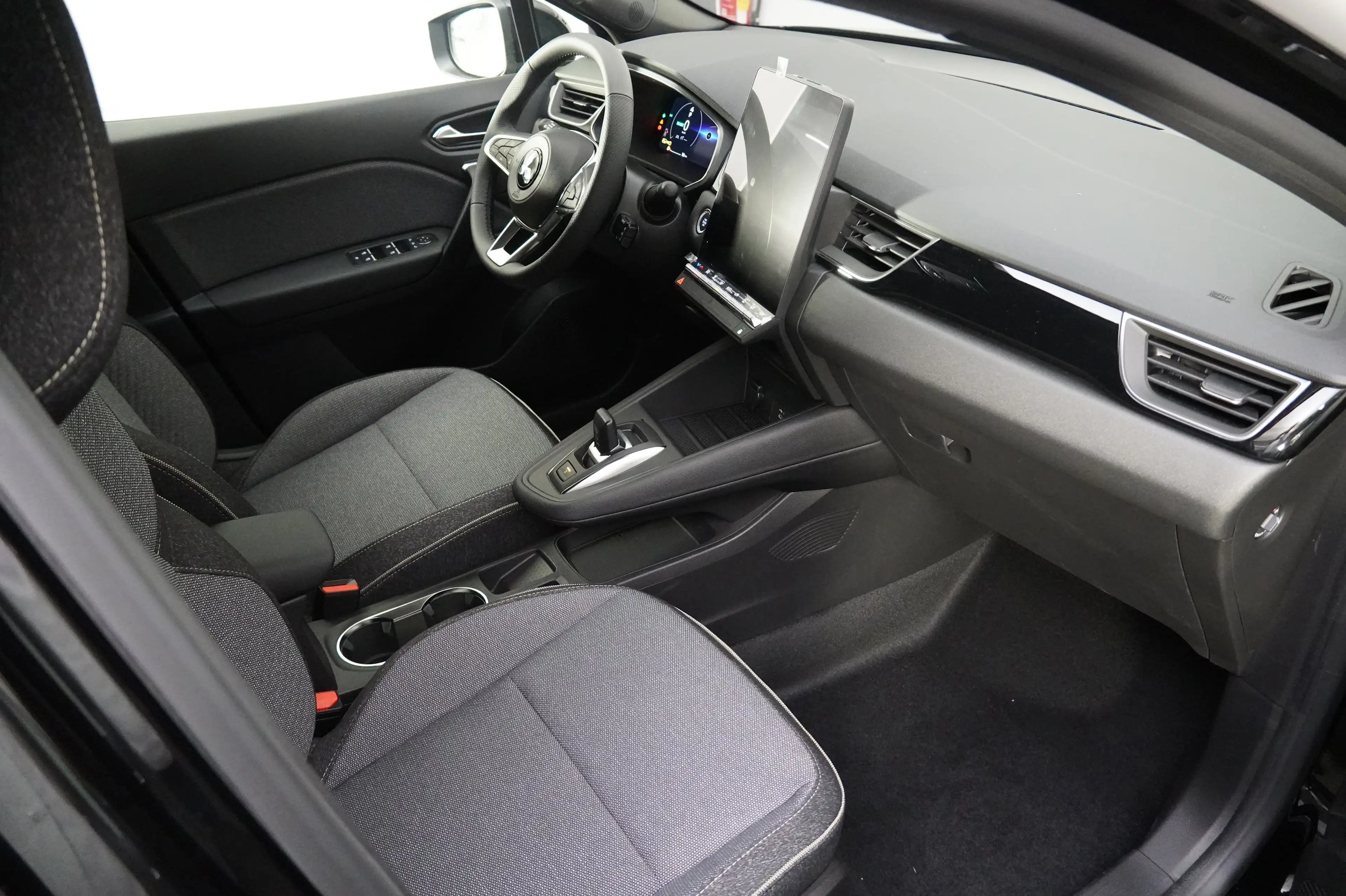 Mitsubishi Grandis 1,8 HEV Intense S+C+T 26,5 — photo 5