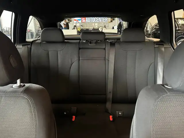 BMW 5 Series view 12