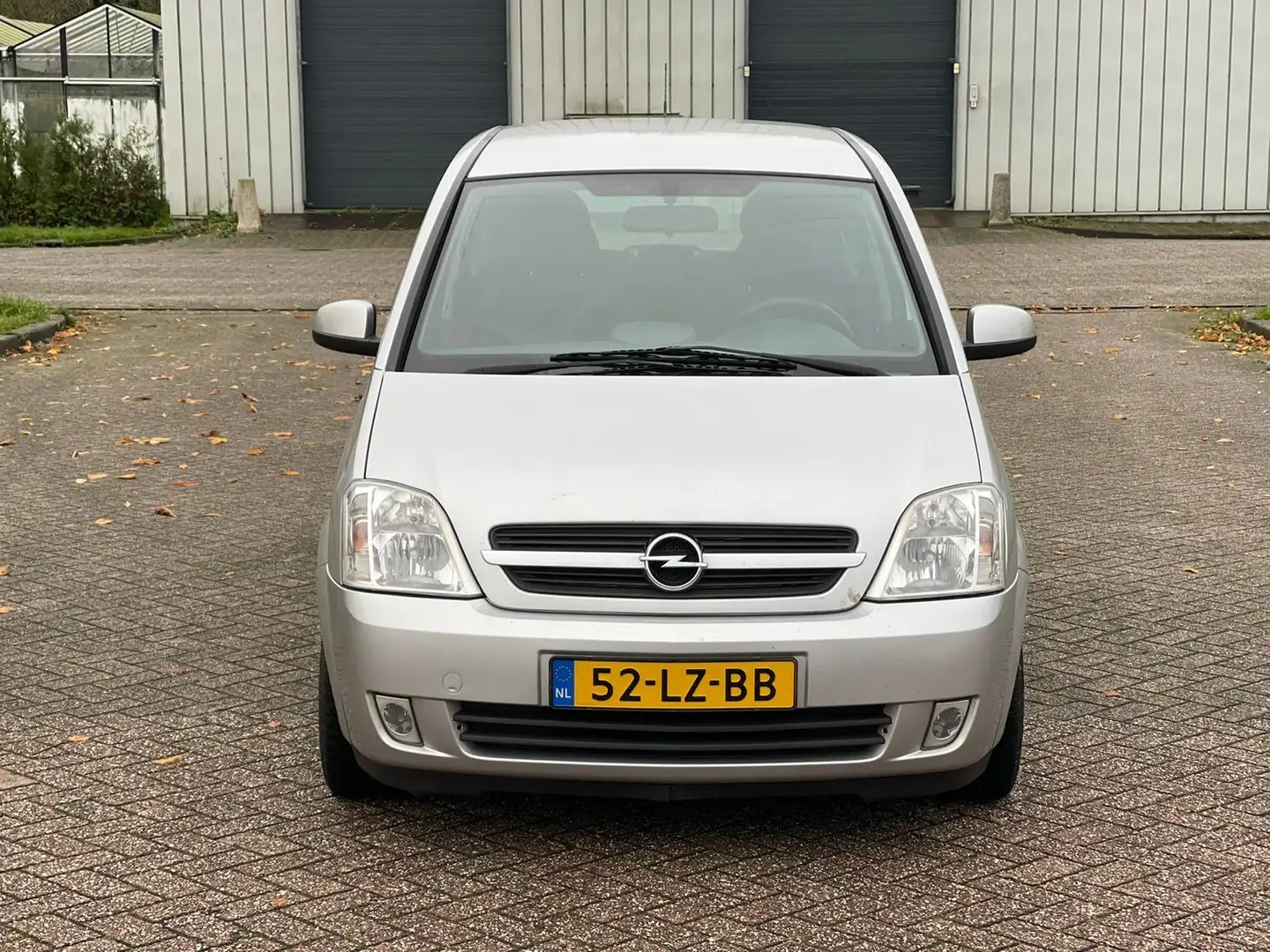 Opel Meriva 1.6-16V Cosmo/APK TOT 15-04-2025 Grijs - 2