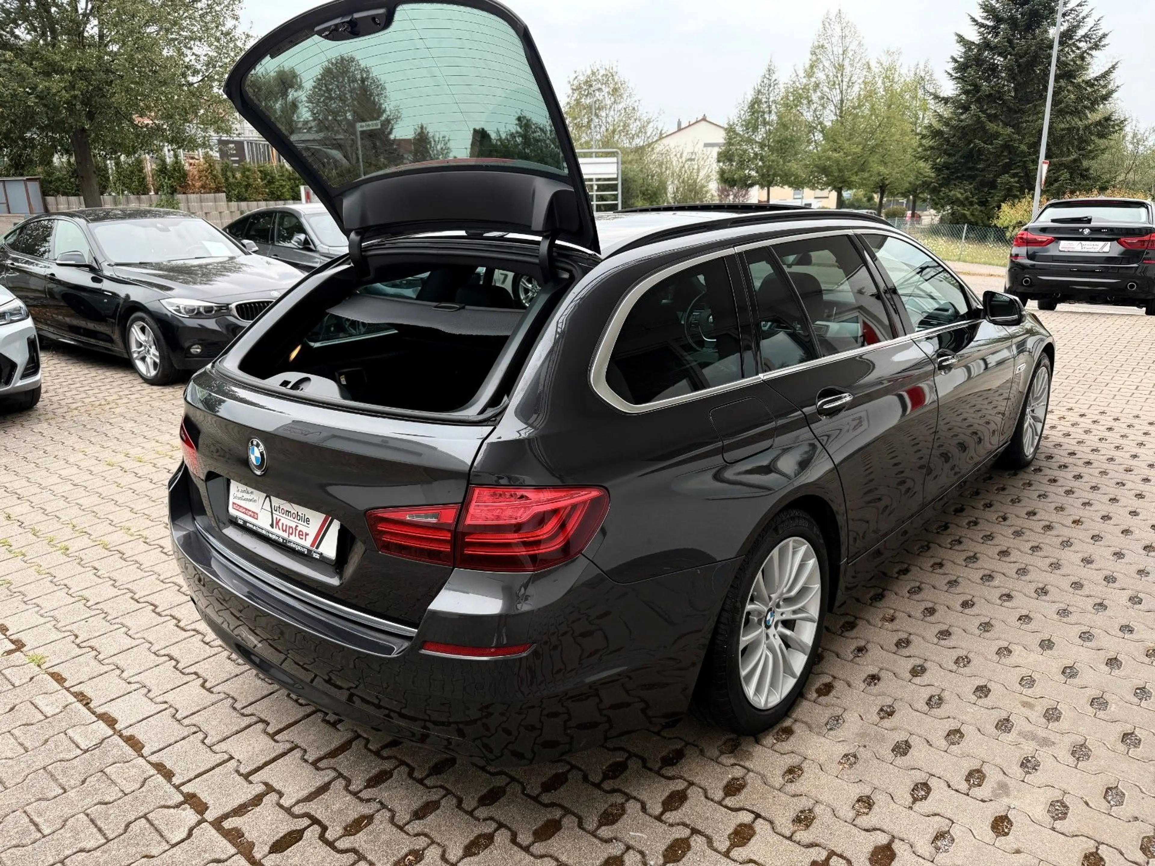 BMW 525 d Touring Exclusivleder PANO Ad. LED Driv.Ass — photo 9