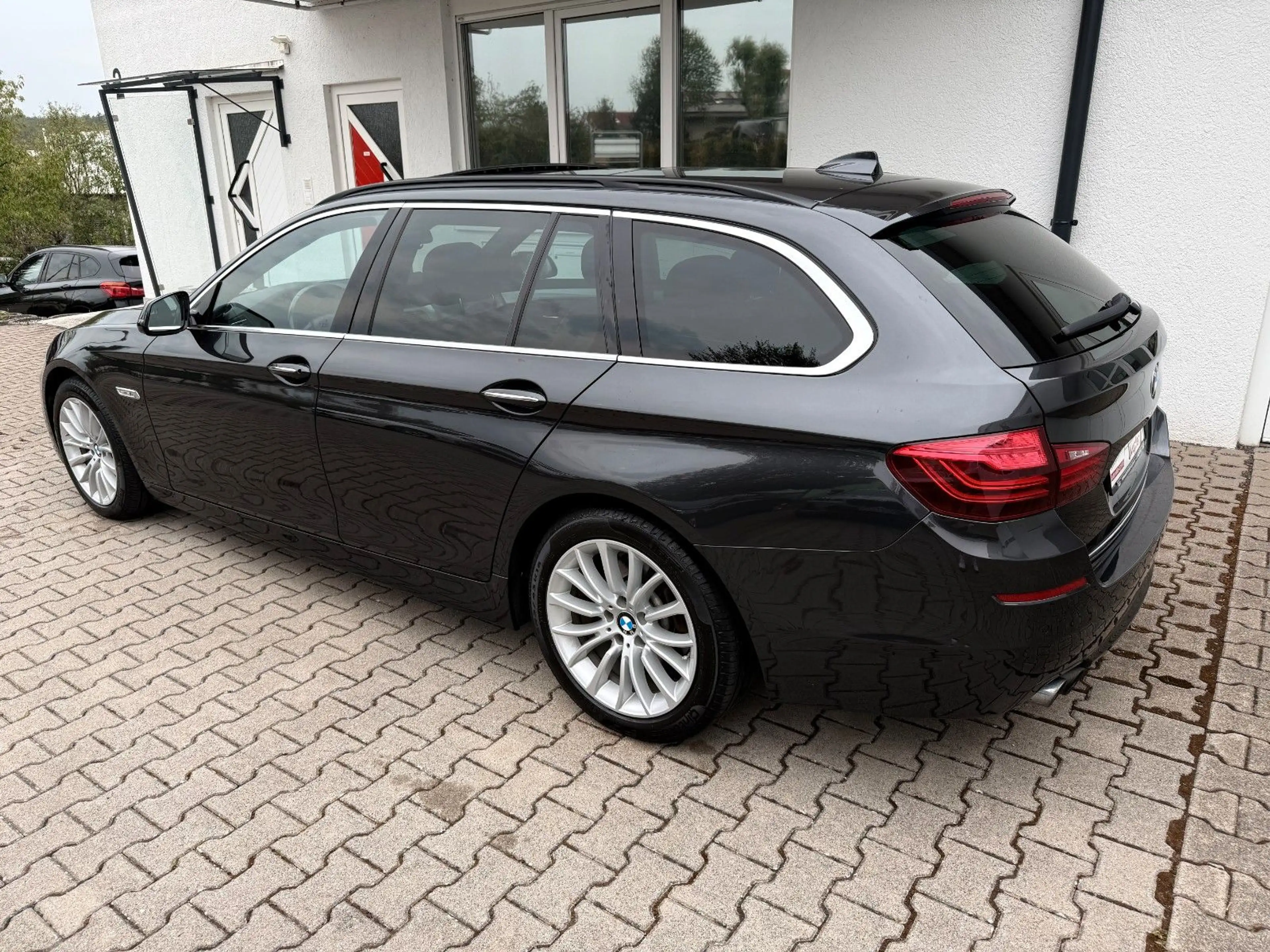 BMW 525 d Touring Exclusivleder PANO Ad. LED Driv.Ass — photo 6