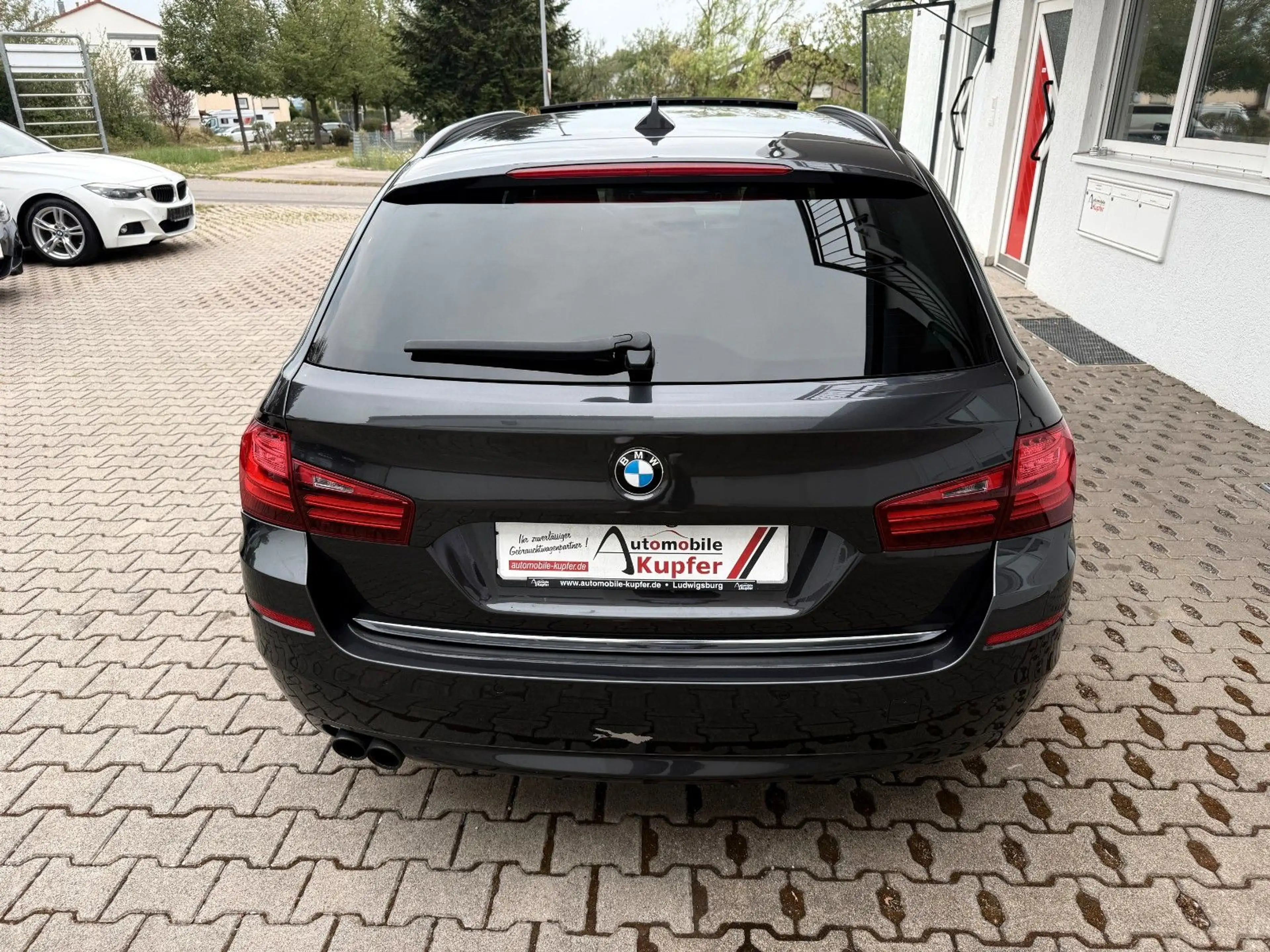 BMW 525 d Touring Exclusivleder PANO Ad. LED Driv.Ass — photo 8