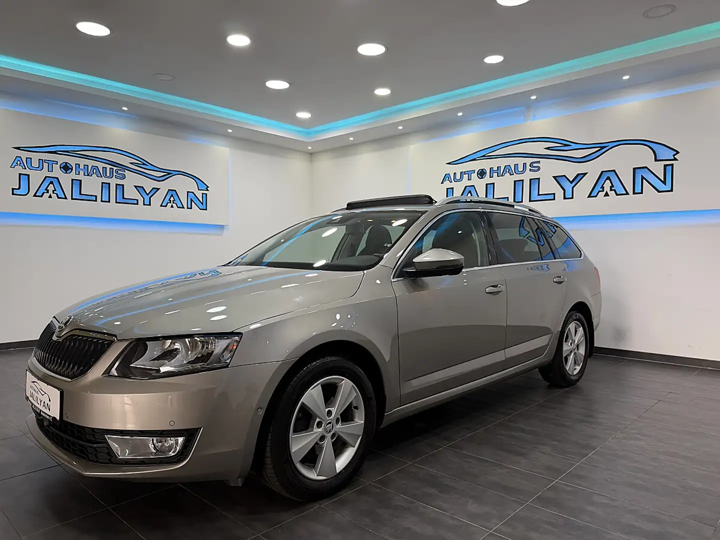 Skoda Octavia Combi 1,6 TDI DSG,PANO,CAR PLAY,R-KAMERA,STANDH... Grau - 2