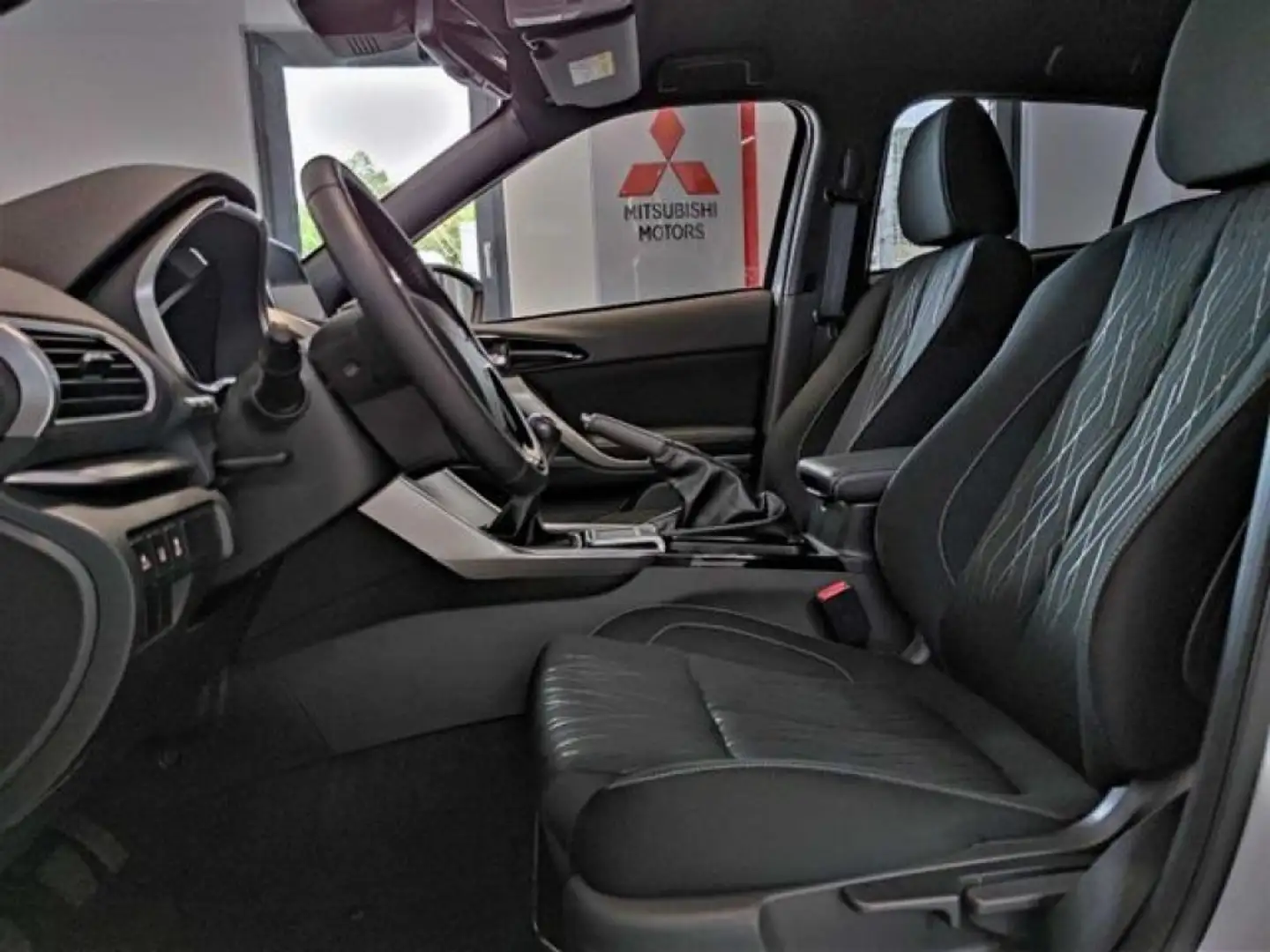 Mitsubishi Eclipse Cross 1.5 turbo Spirit+ Bílá - 2
