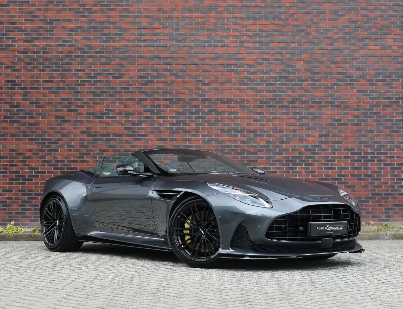 Aston Martin DB12 Volante 4.0 V8 | Xenon Grey - Carbon Pack Grau - 1