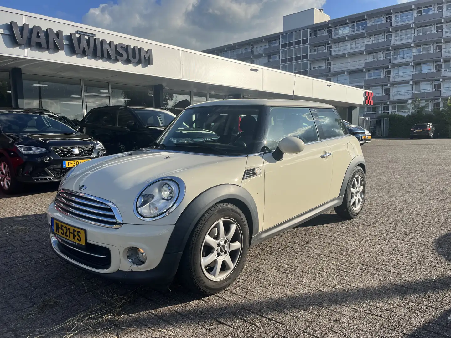 MINI Cooper Mini 1.6 Pepper Navi Pdc Cruise Lmv Wit - 1