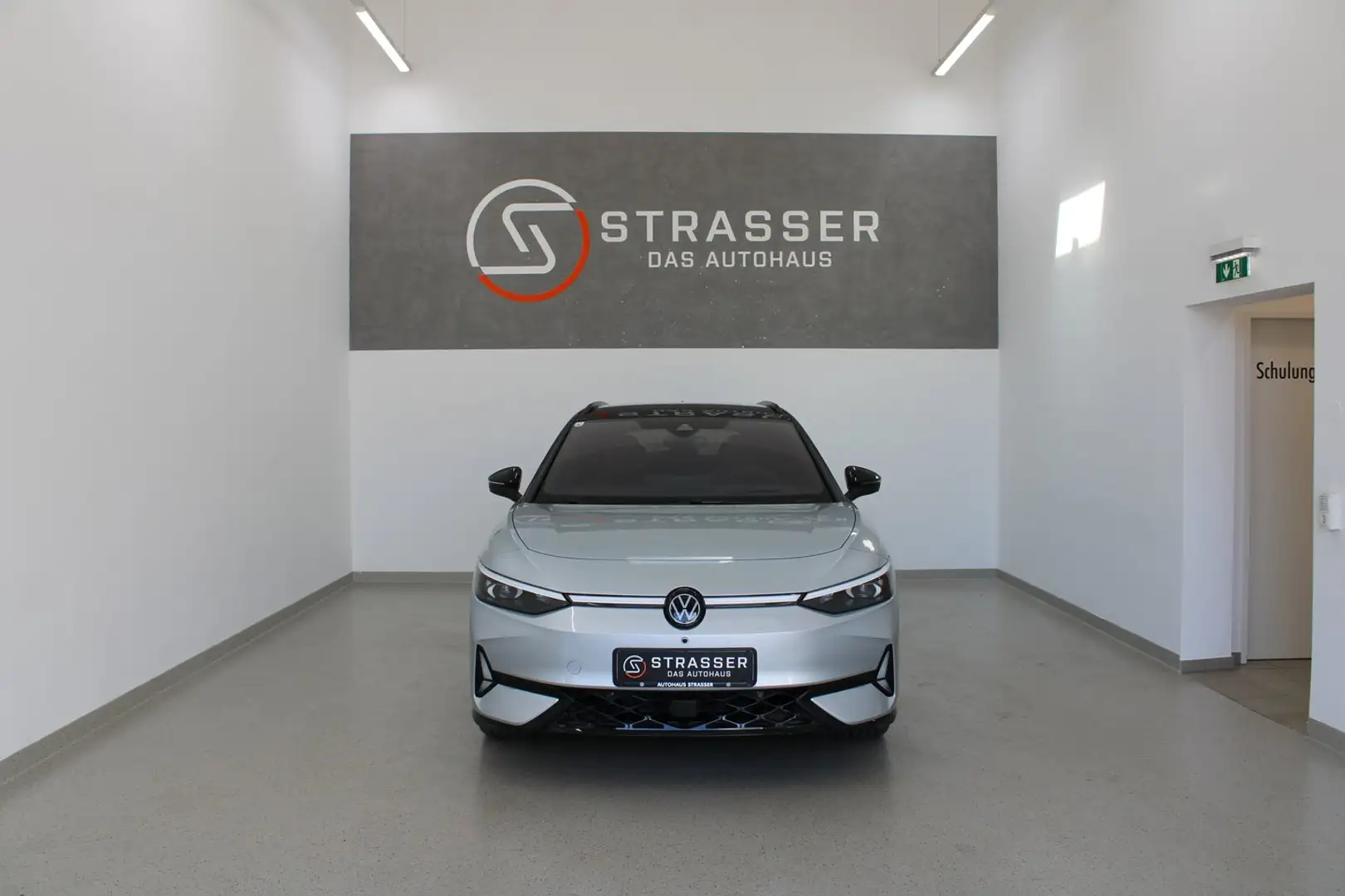 Volkswagen ID.7 Tourer GTX 4MOTION 250 kW Business Silber - 2