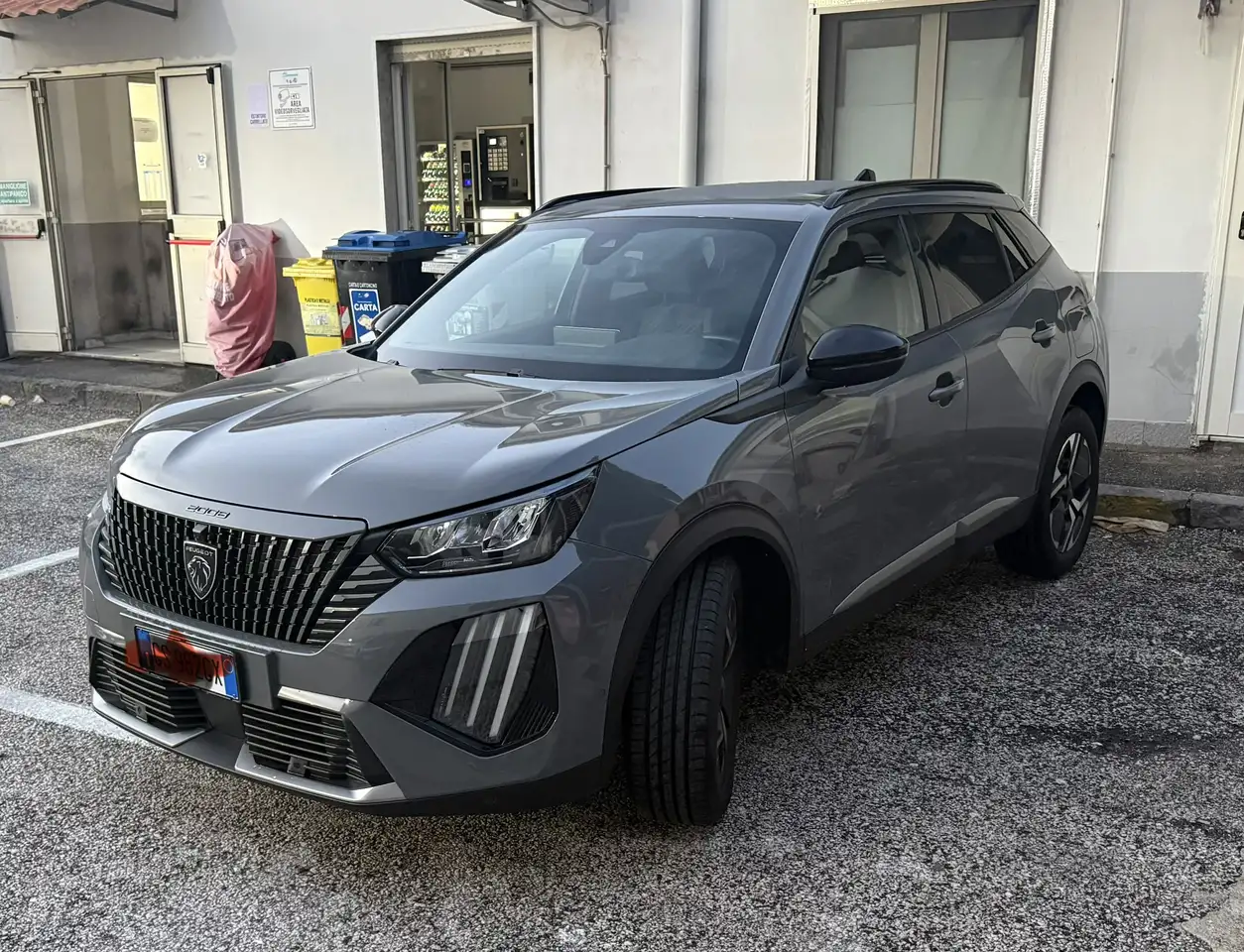 Peugeot 2008 1.5 bluehdi Allure s&s 130cv eat8 — photo 1 of 6