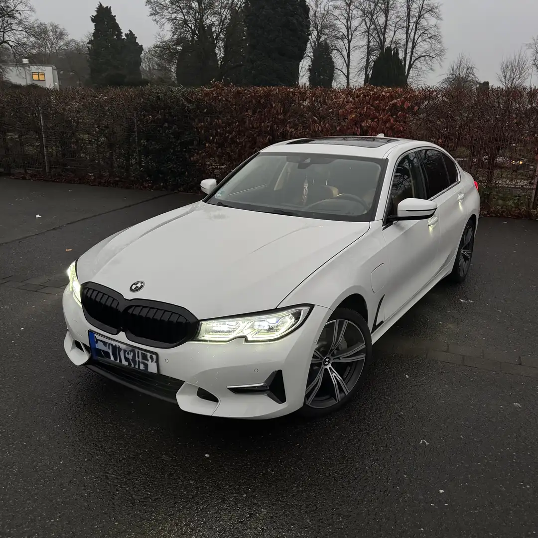 BMW 330 330 e xDrive Luxury Line Weiß - 1