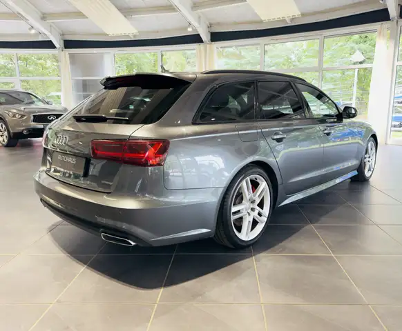 Audi A6 Avant view 6
