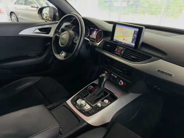 Audi A6 Avant view 10