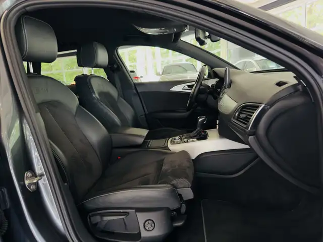 Audi A6 Avant view 13