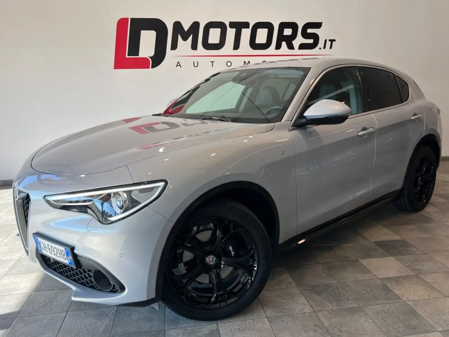 Alfa Romeo Stelvio 2.2 Turbodiesel 210 CV AT8 Q4 Ti Silber - 1