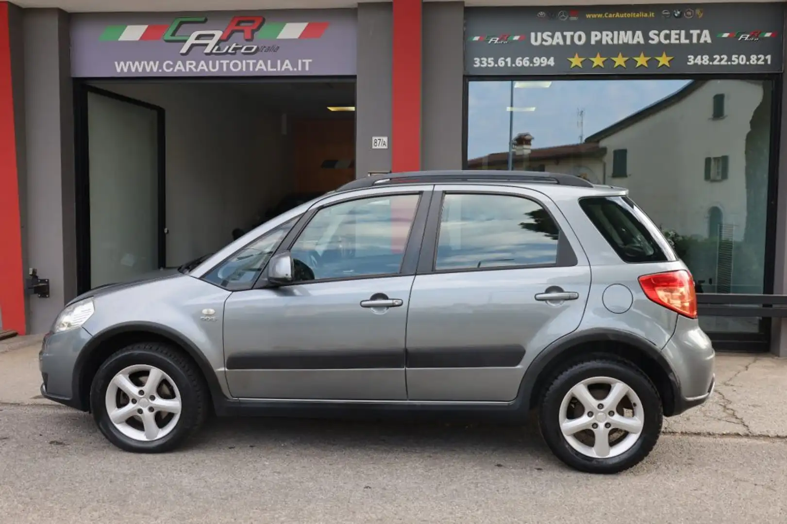 Suzuki SX4 1.9 DDiS 4WD Outdoor Line 4x4 Clima Radio CD/Mp3 Gris - 2