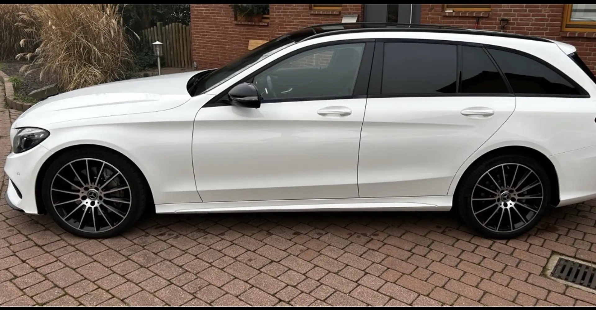 Mercedes-Benz C 400 4Matic T 9G-TRONIC AMG Line - 2