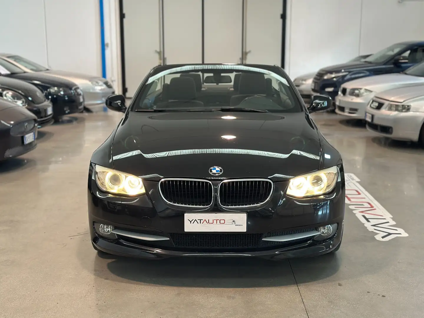 BMW 320 320d Cabrio Futura 184cv RESTYLING Nero - 2