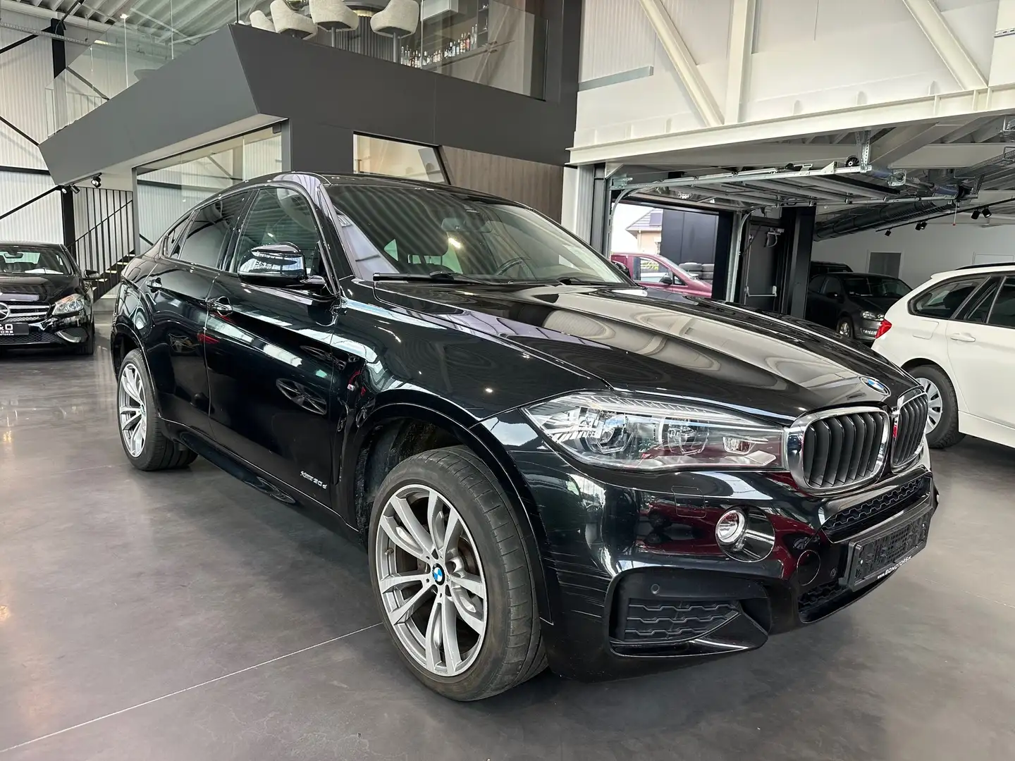 BMW X6 3.0 dAS xDrive30/M-PACK/HEAD UP/TREKH. 36.000 +BTW Zwart - 1