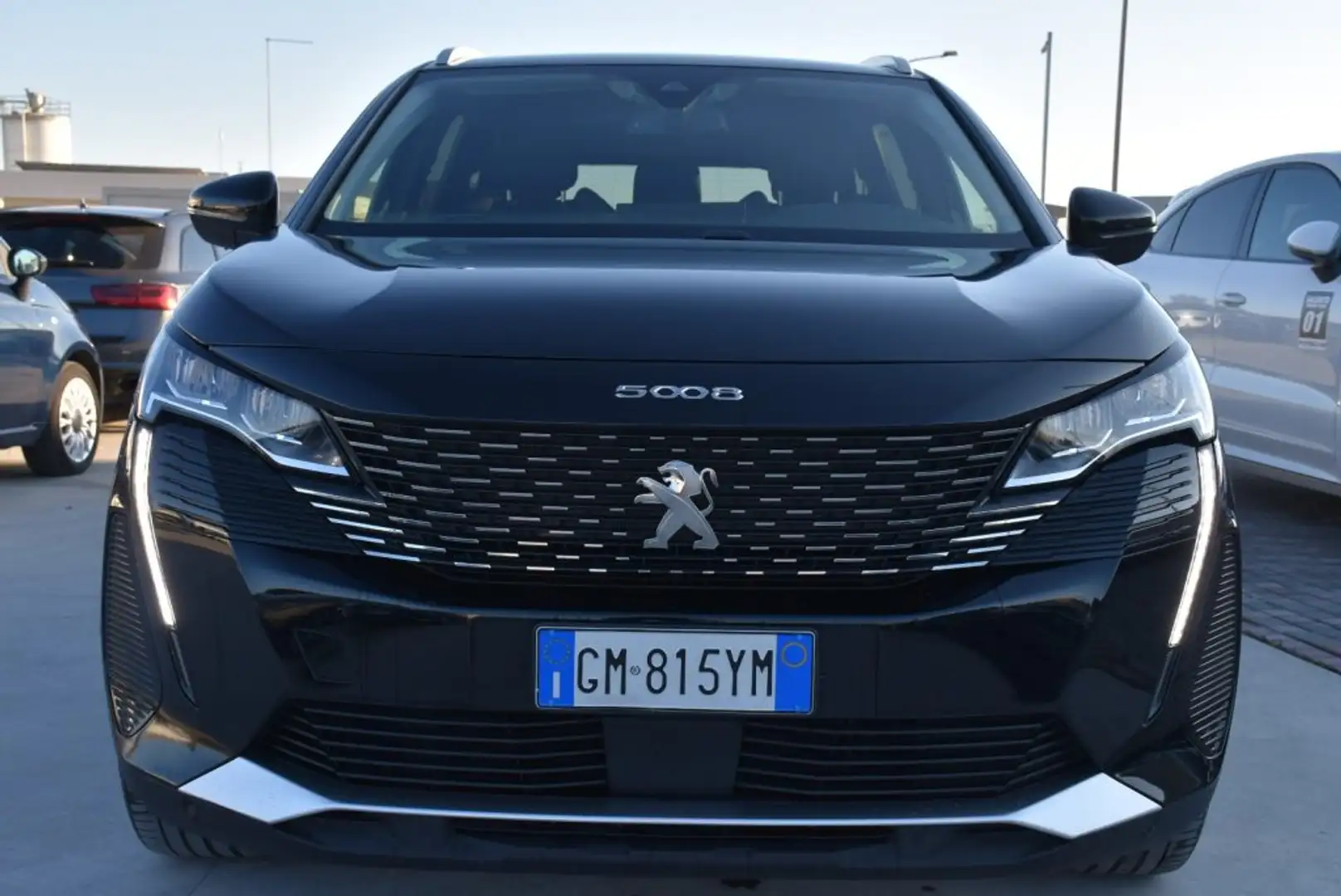 Peugeot 5008 BlueHDi 130 S&S EAT8 Allure Schwarz - 2