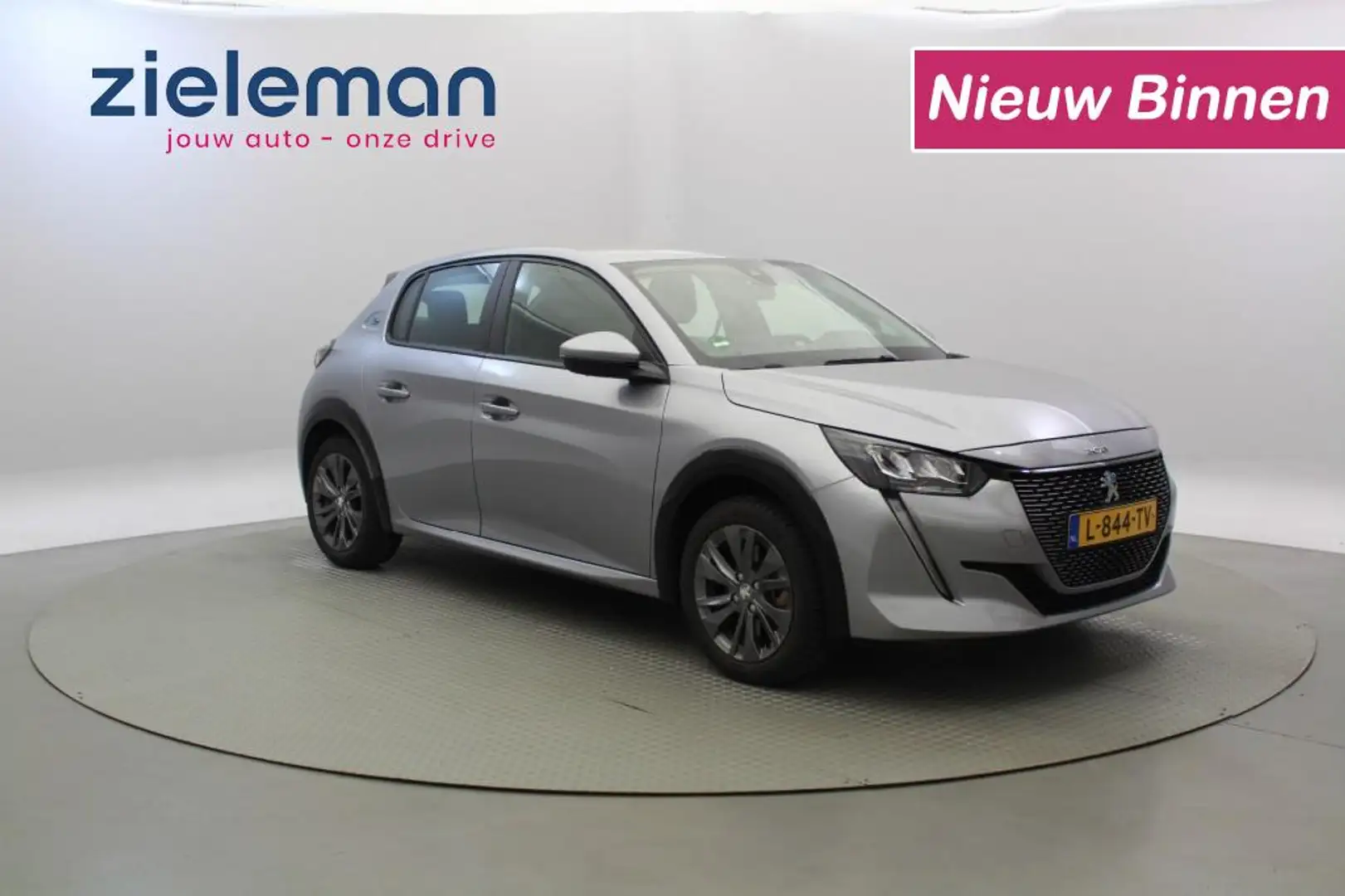 Peugeot 208 e-208 Active Pack 50 kWh - Carplay, Stoelverwarmin Сірий - 1