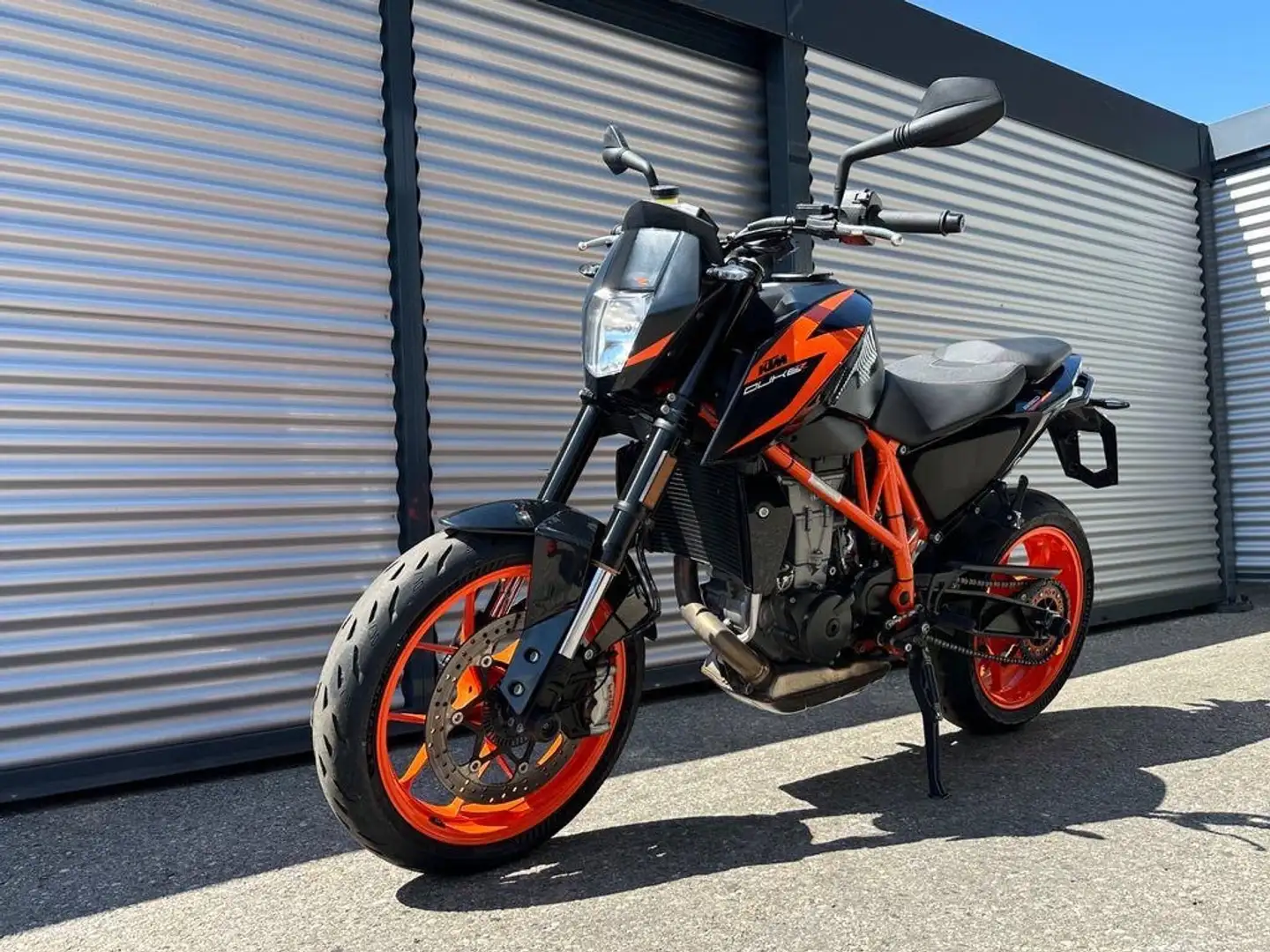 KTM 690 Duke Noir - 1