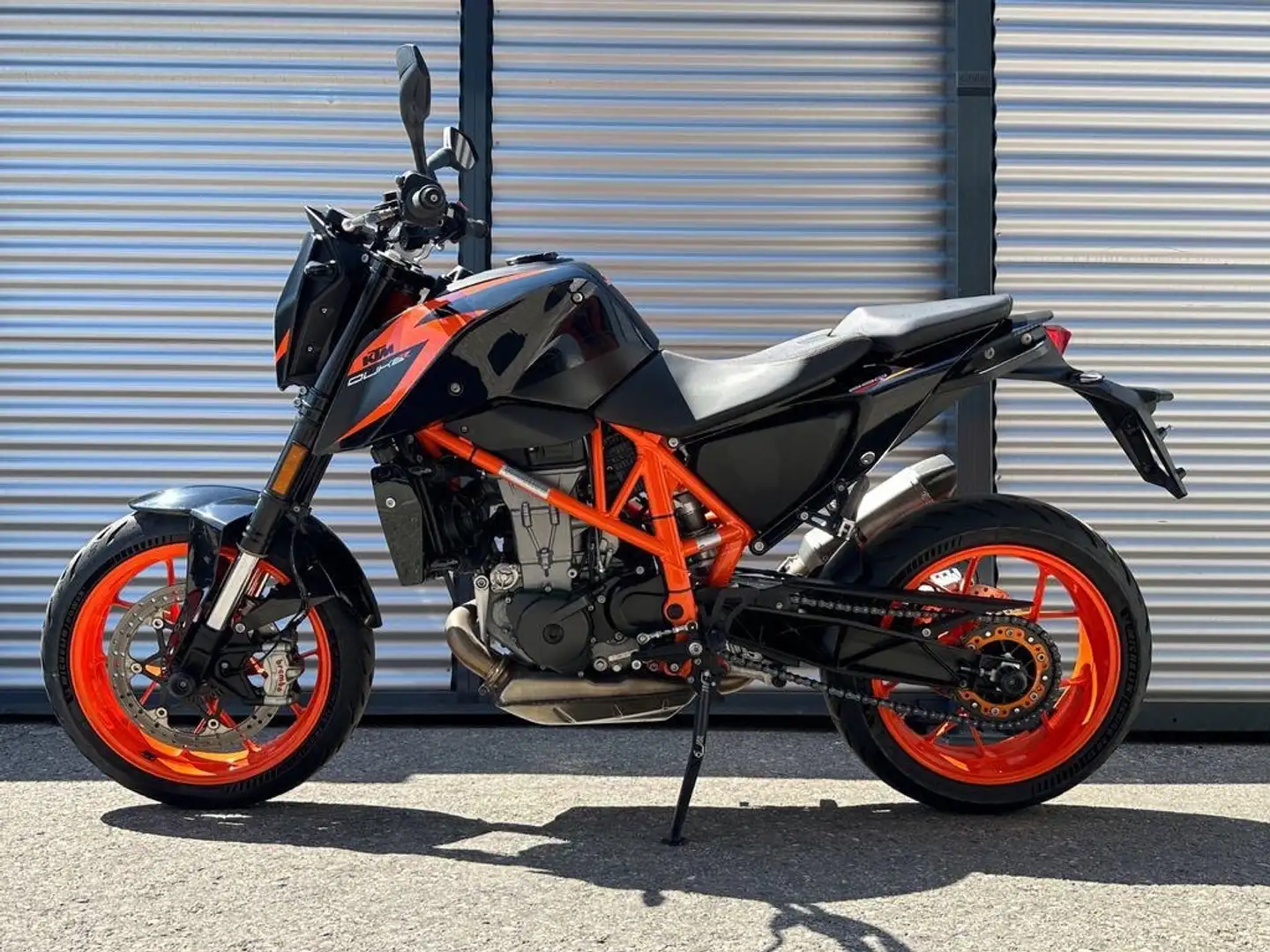 KTM 690 Duke Noir - 2