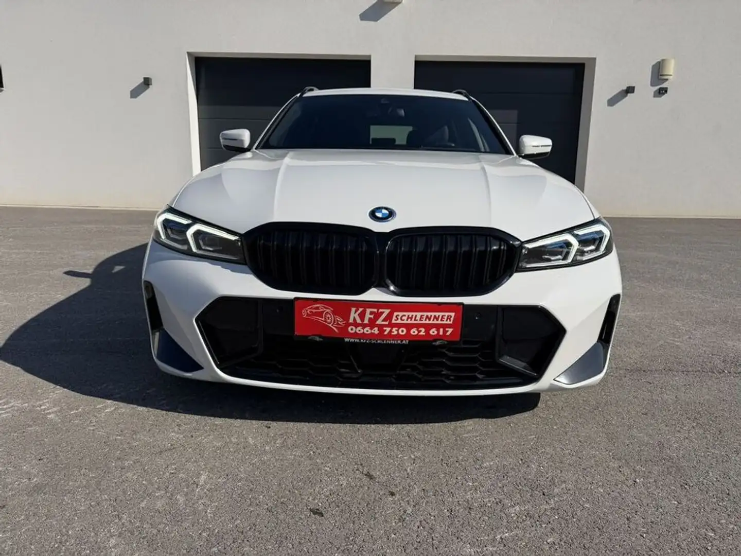 BMW 330 e xDrive M Sport Touring /AHK/Head-up Weiß - 2