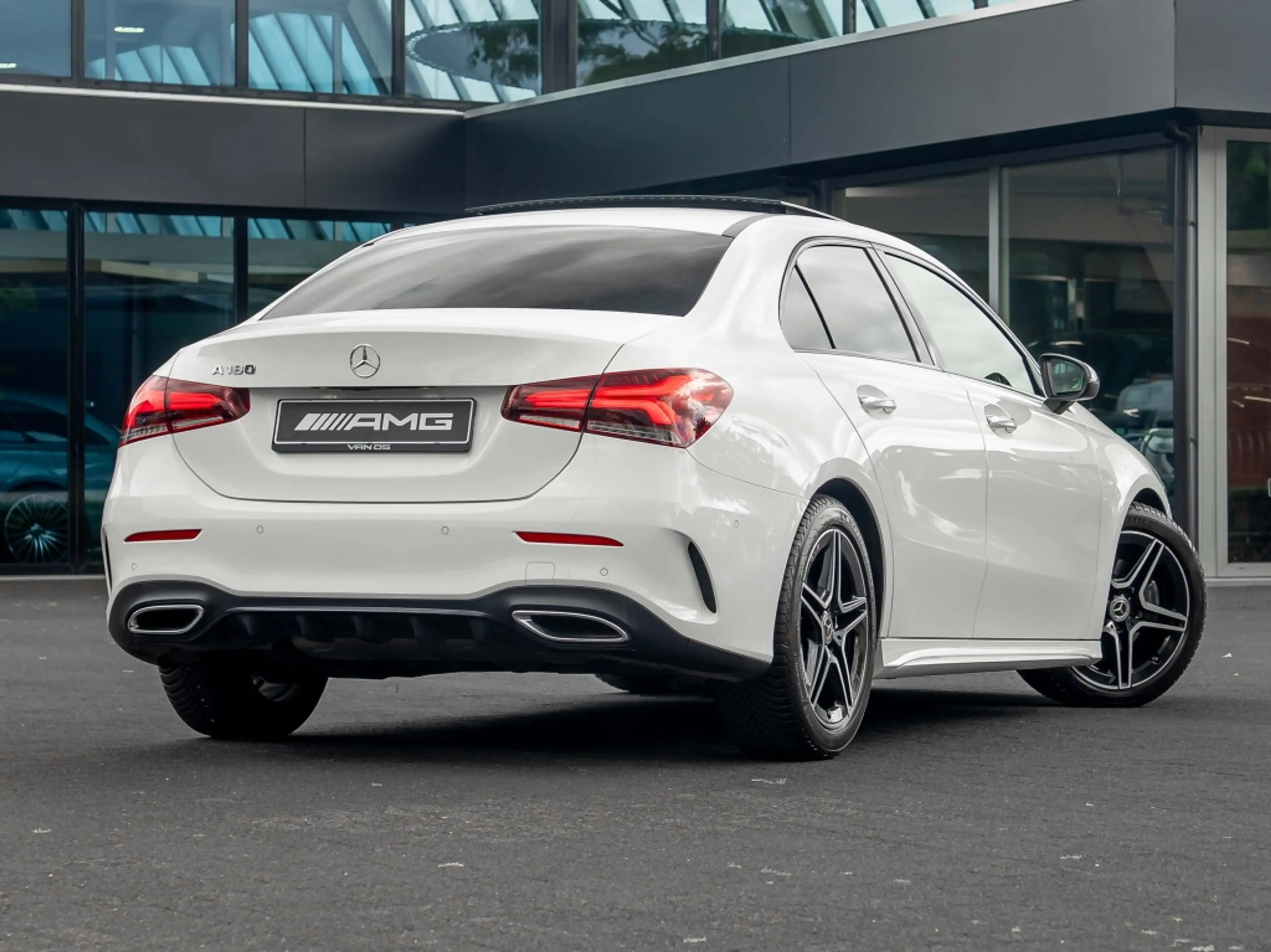 Mercedes-Benz A 180 Limousine A AMG Line | Night | Pano | Memory | Ach — photo 2