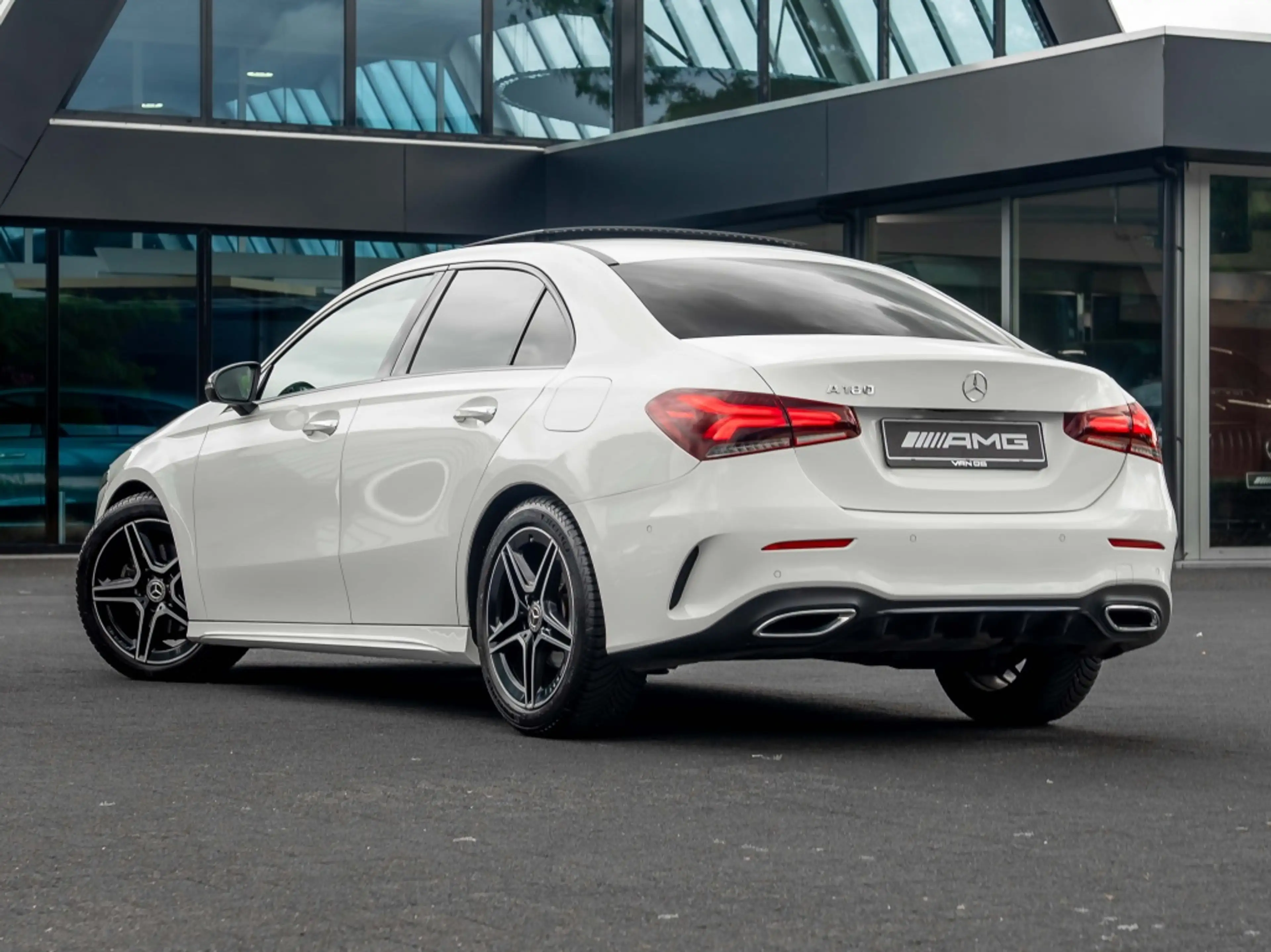 Mercedes-Benz A 180 Limousine A AMG Line | Night | Pano | Memory | Ach — photo 3