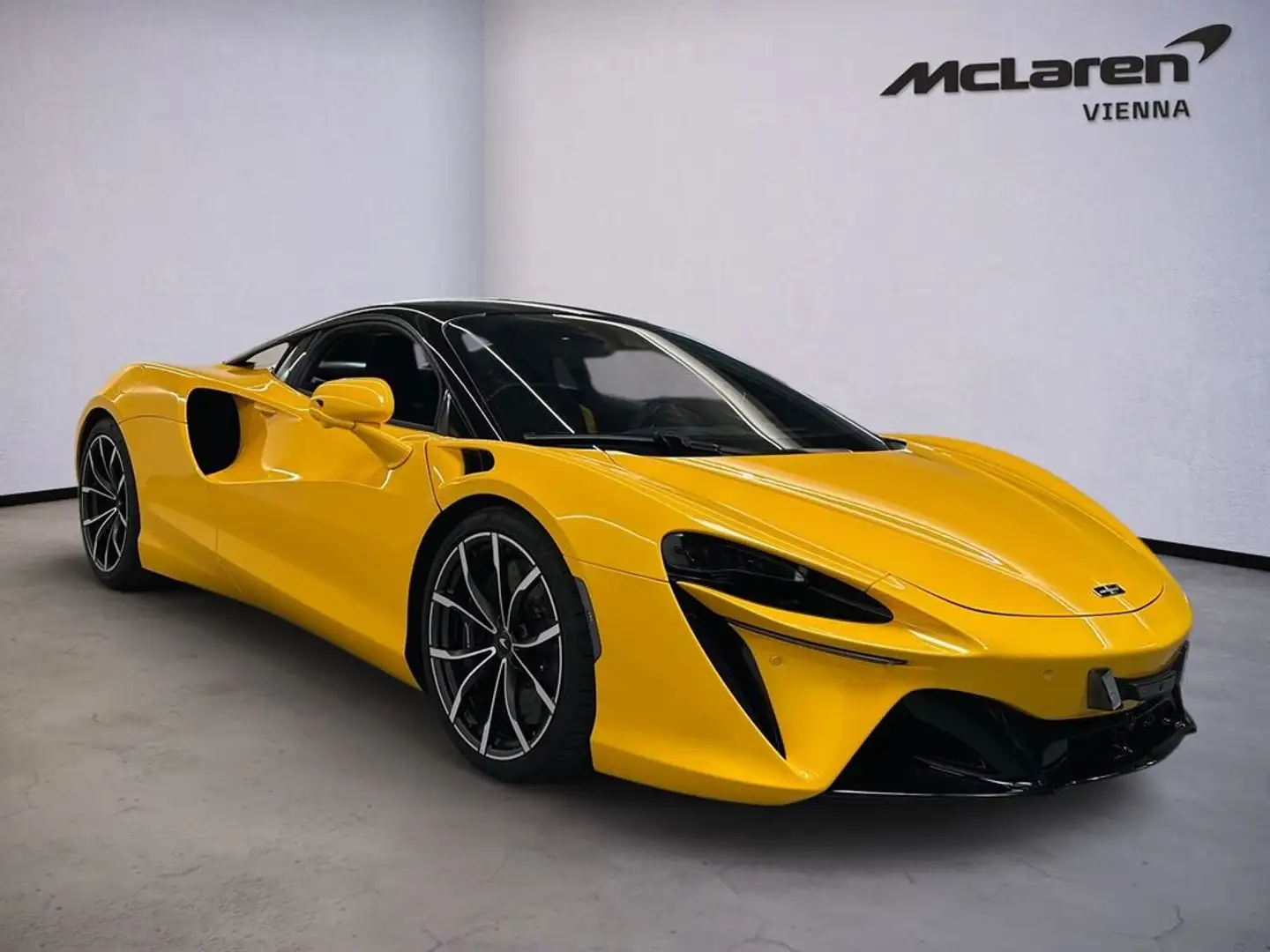 McLaren Artura Artura / MSO Volcano Yellow / Comfort Seats / B&W Gelb - 2
