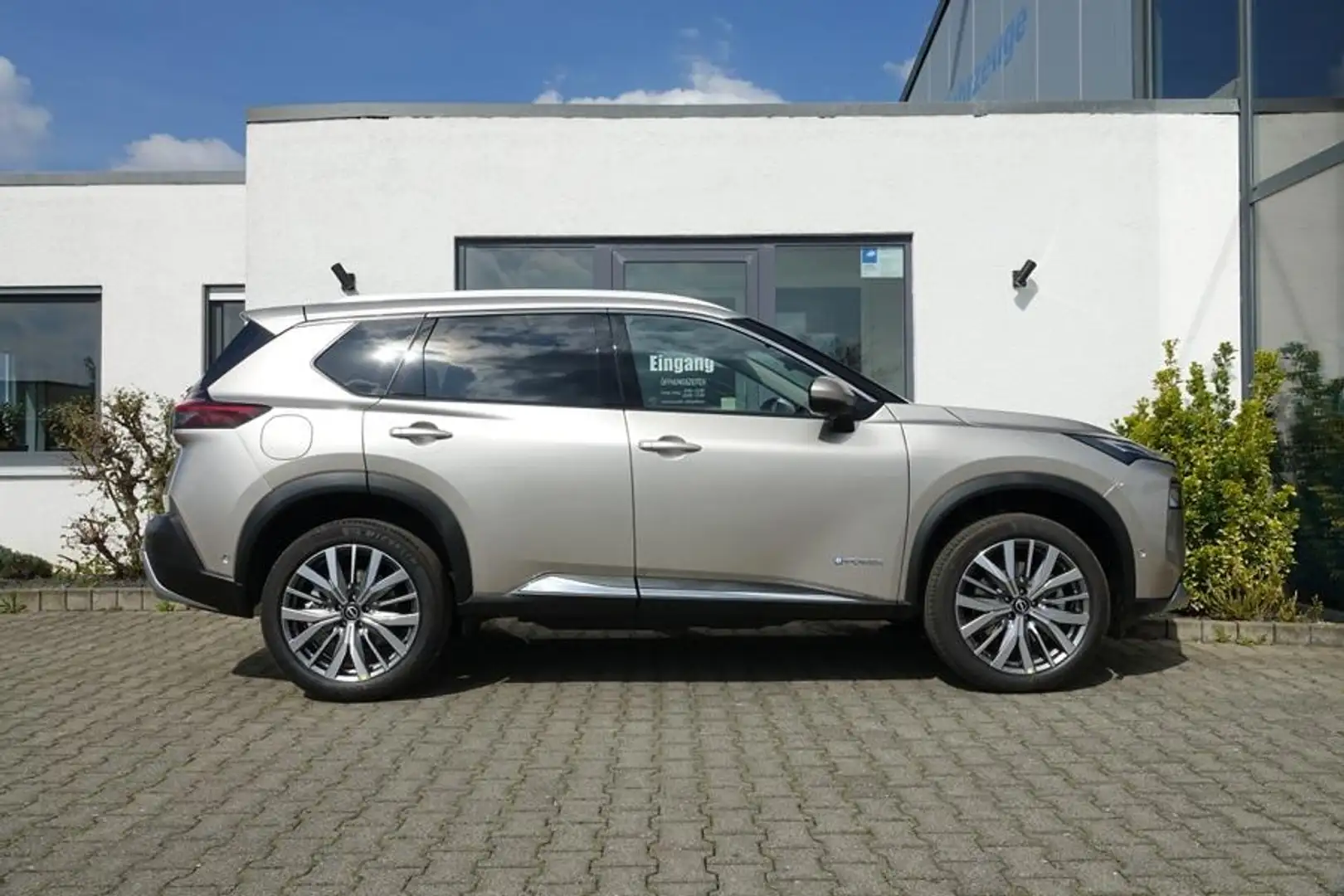 Nissan X-Trail TEKNA+ plus e-POWER e-4ORCE 5Sitz/20Zoll Srebrny - 2