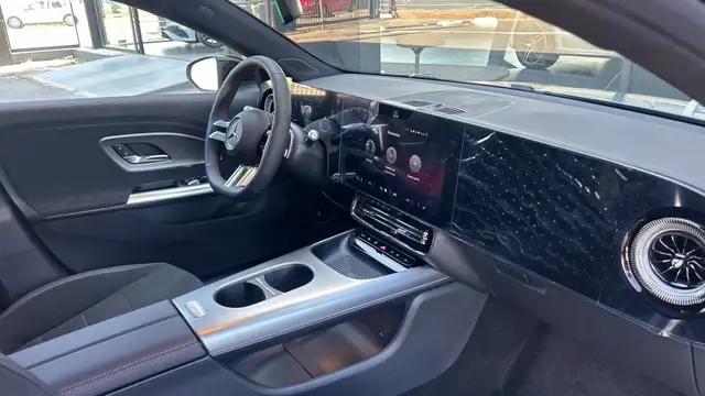 Mercedes-Benz Cla view 10