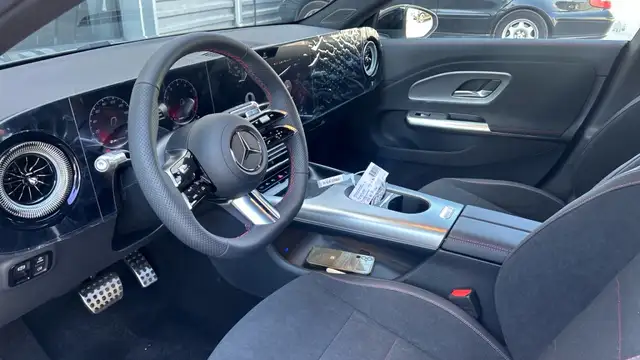 Mercedes-Benz Cla view 6