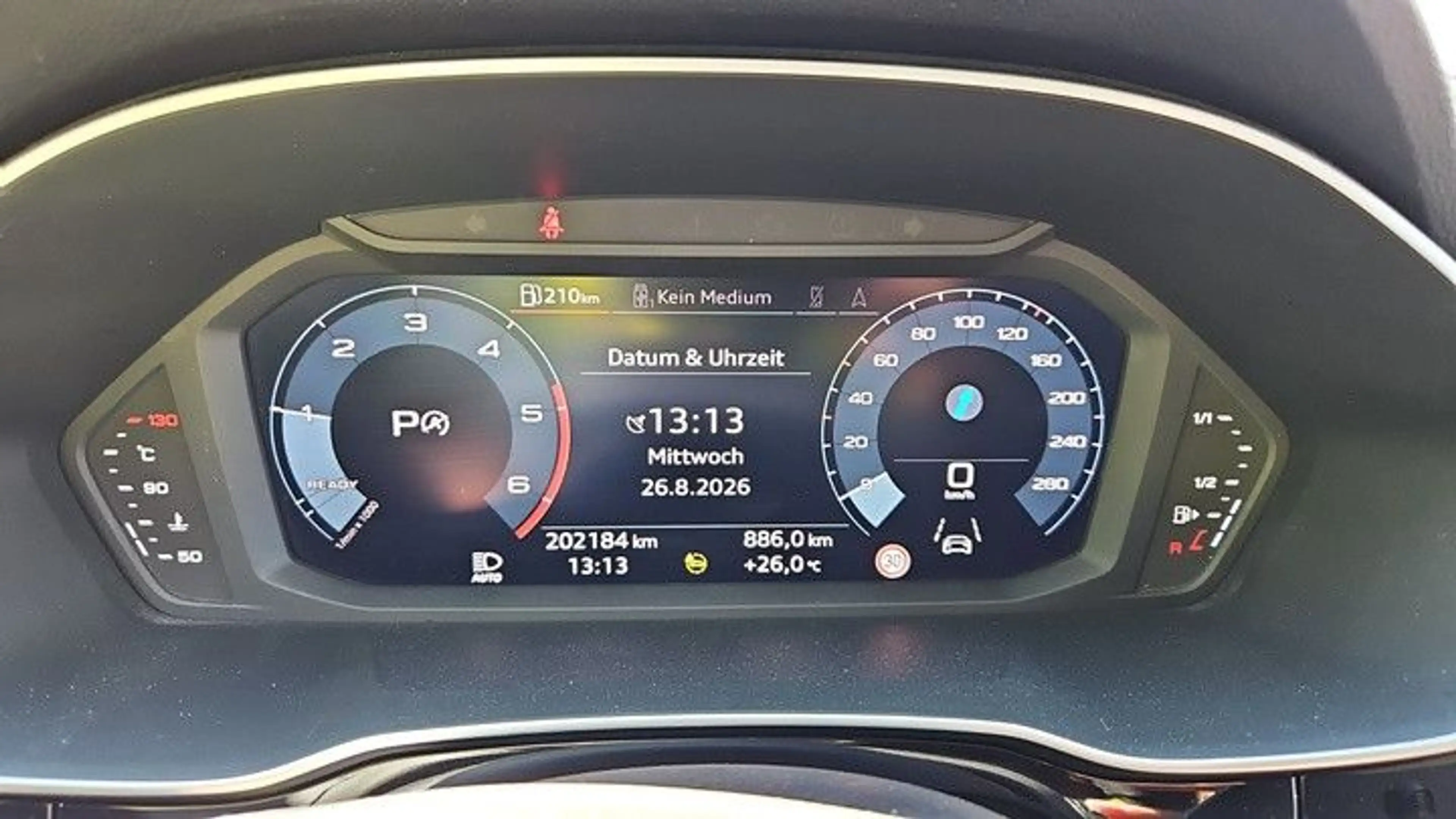 Audi Q3 35 TDI quattro S-Tronic MMI NAVI Kamera — photo 9