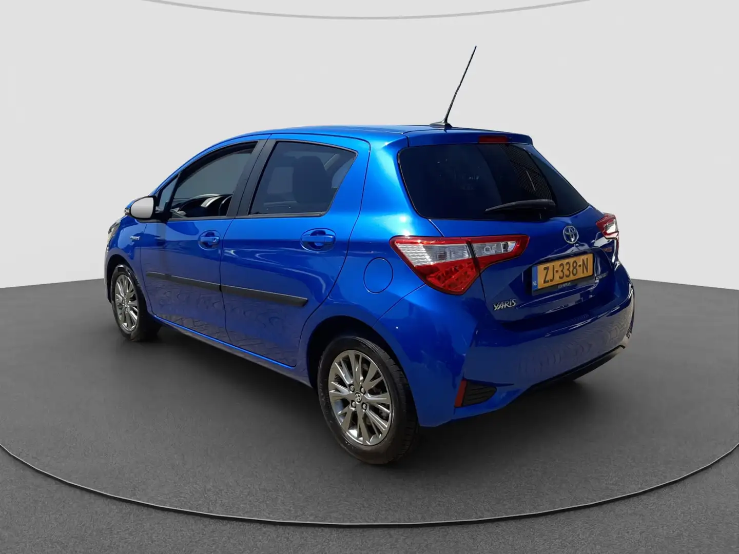 Toyota Yaris 1.5 Hybrid Dynamic | Navigatie | Camera | LM Velge Blau - 2