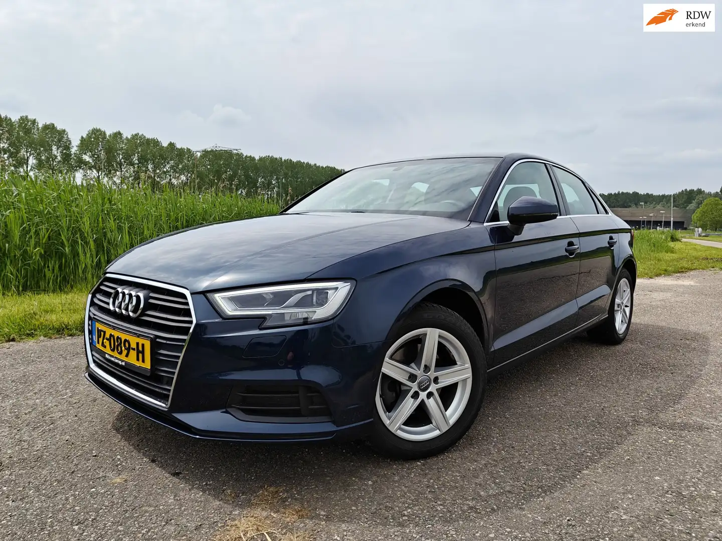 Audi A3 Limousine 1.4 TFSI CoD Design Pro Line Plus Blu/Azzurro - 1