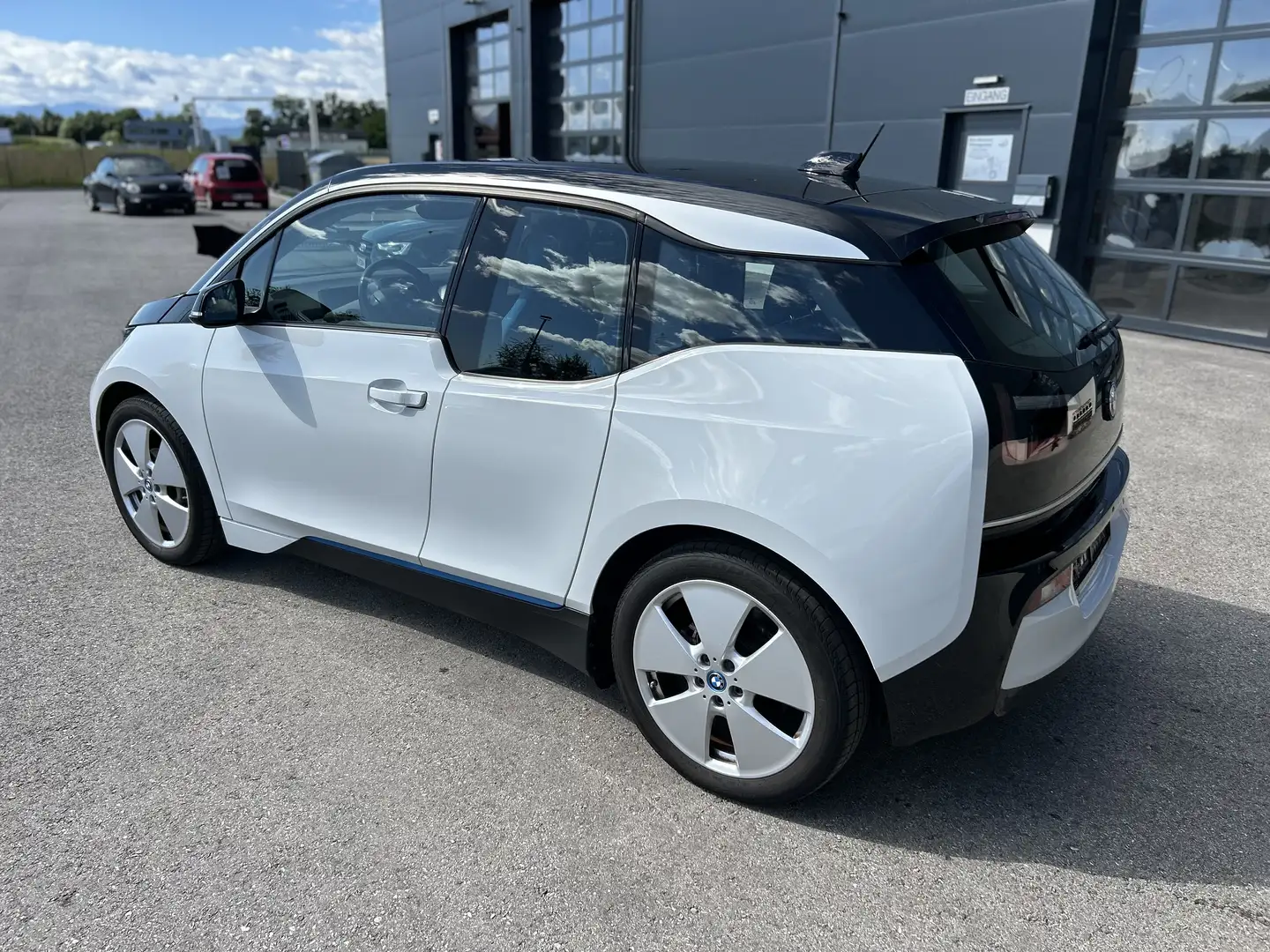BMW i3 i3 42,2kWh, Sedan, Mwst. Weiß - 2