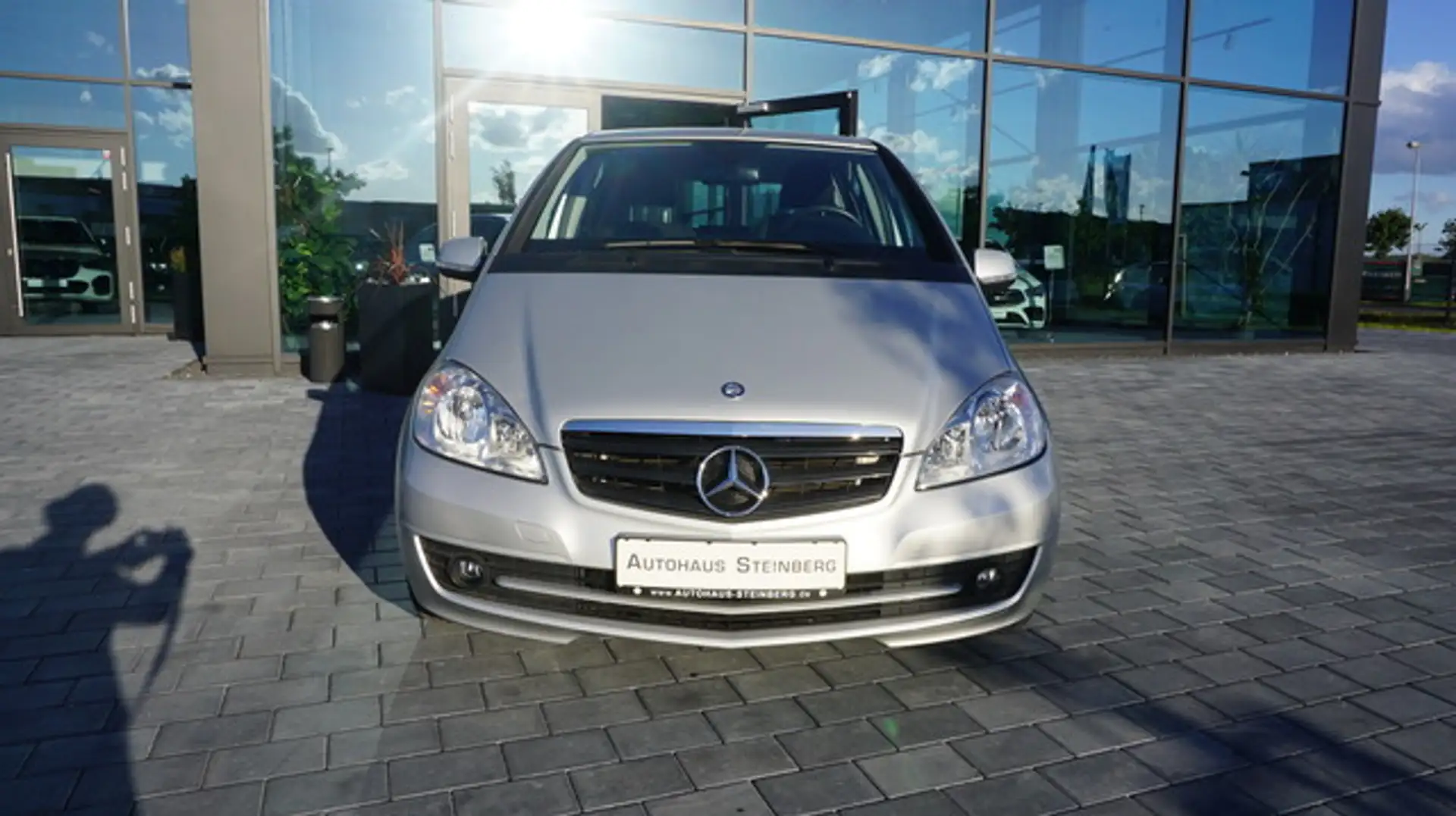 Mercedes-Benz A 160 AUTOMATIK+SITZHEIZUNG+TEMPOMAT+PDC Argent - 1