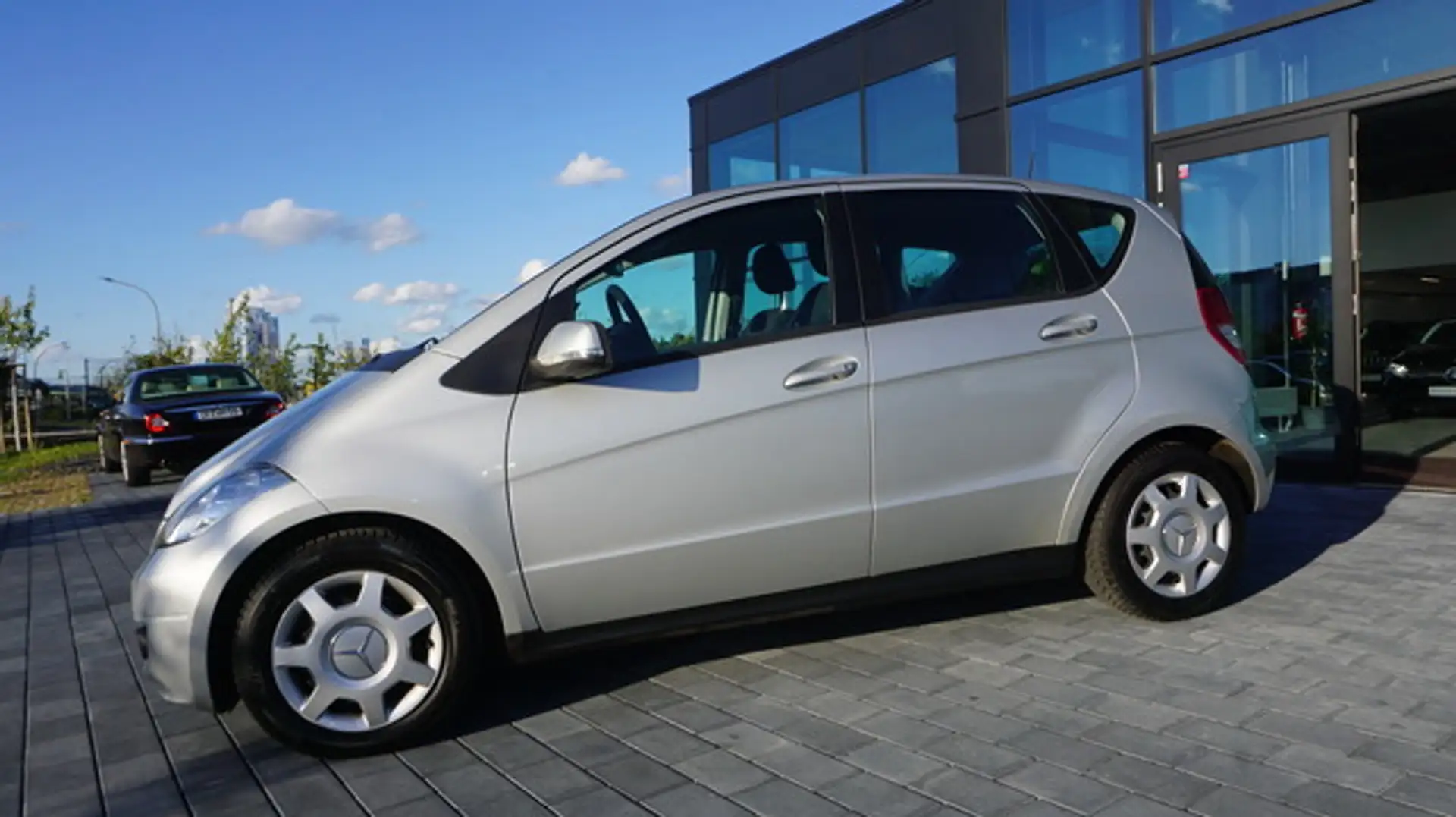 Mercedes-Benz A 160 AUTOMATIK+SITZHEIZUNG+TEMPOMAT+PDC Argent - 2