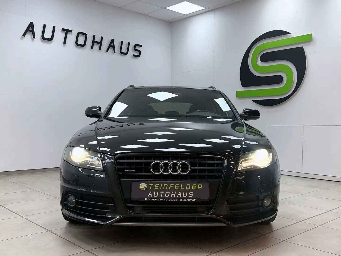 Audi A4 3.0 TDI quattro / S LINE / PANORAMA / B&O Schwarz - 2