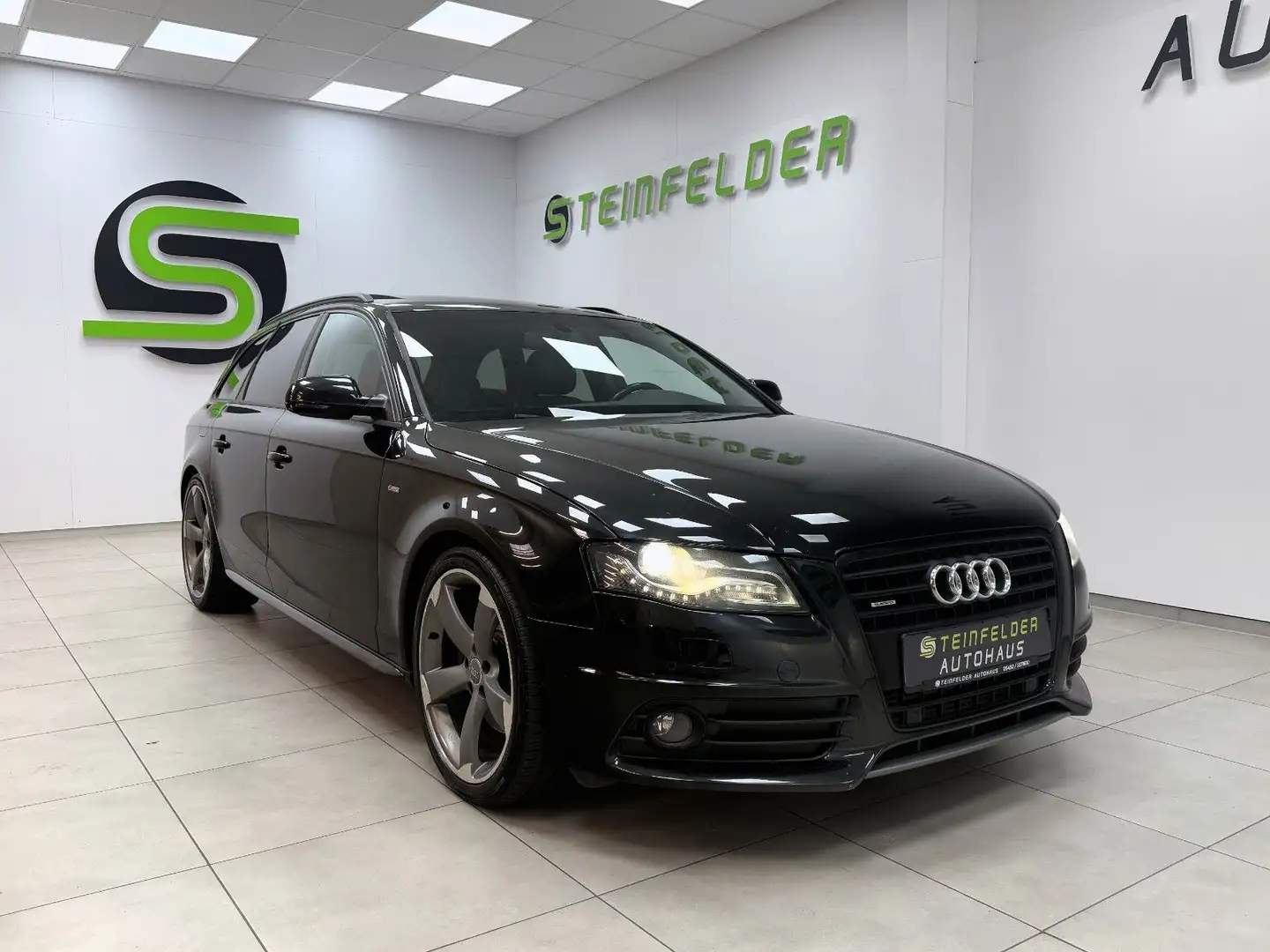 Audi A4 3.0 TDI quattro / S LINE / PANORAMA / B&O Schwarz - 1
