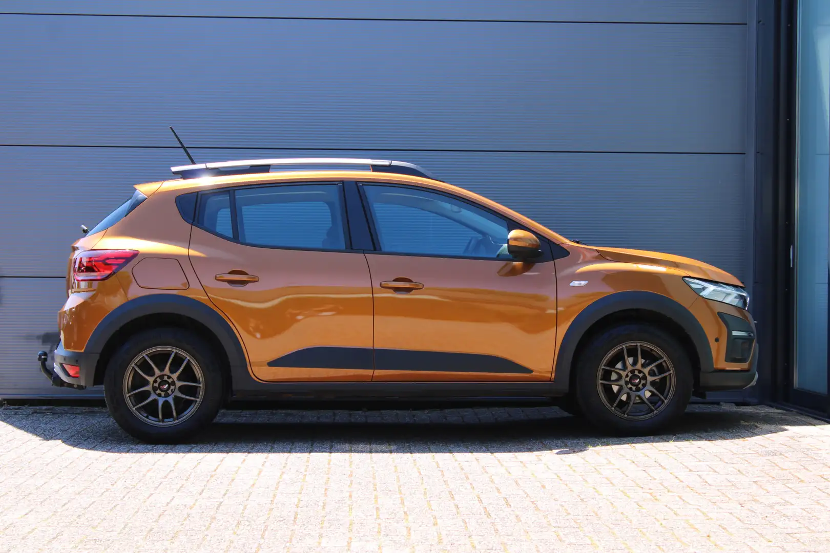 Dacia Sandero Stepway 1.0 TCe 90 Essential | Trekhaak | Camera | Oranje - 2
