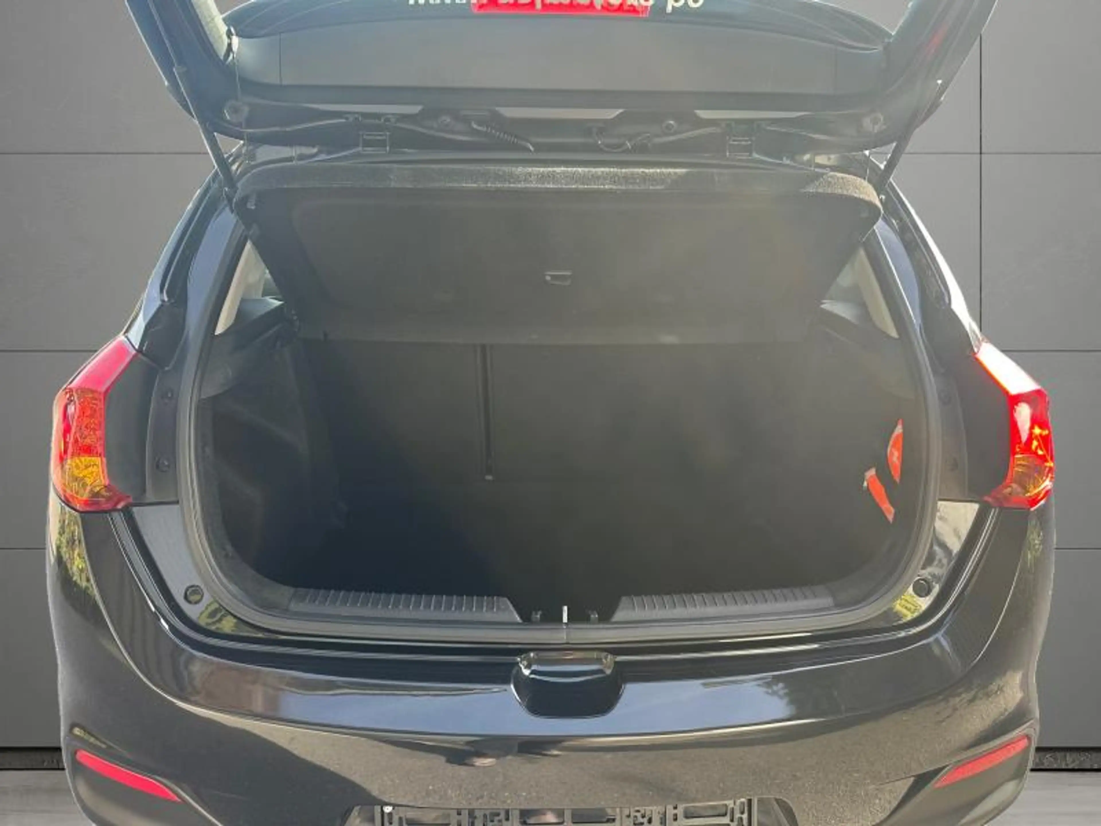 Kia Ceed / cee'd 1.4 99cv noir 02/16 Airco Cruise Bluetooth — photo 6
