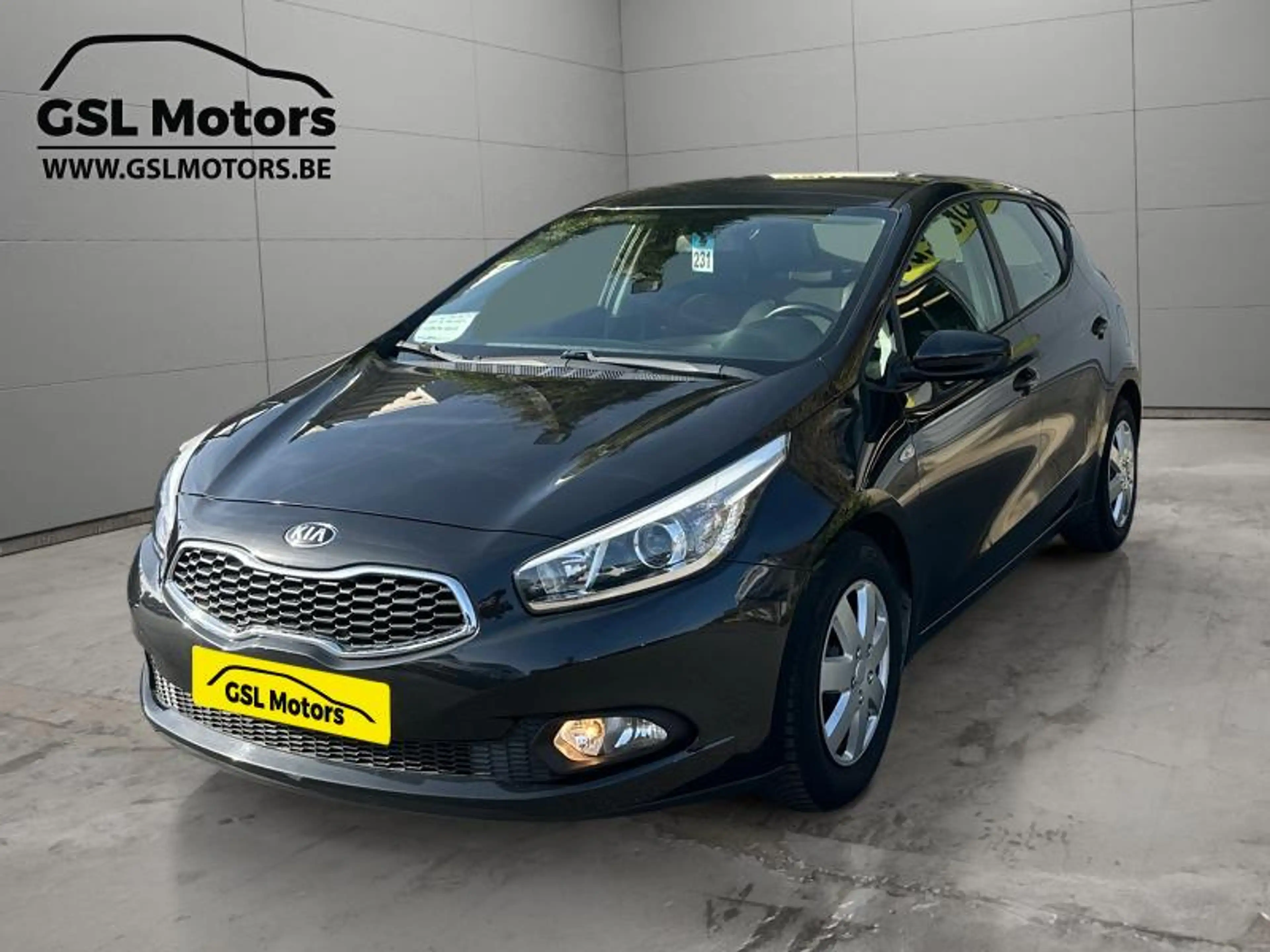 Kia Ceed / cee'd 1.4 99cv noir 02/16 Airco Cruise Bluetooth