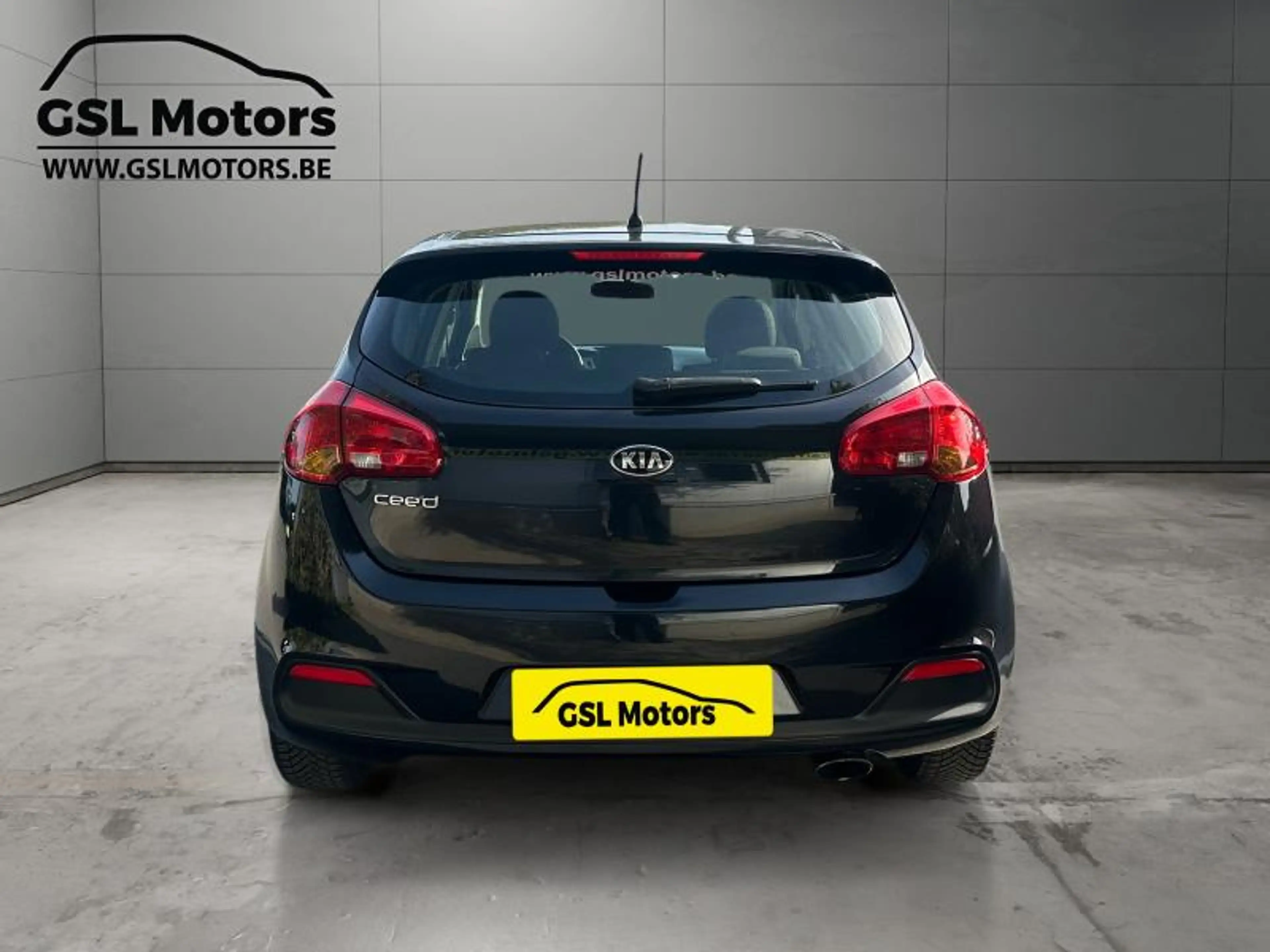 Kia Ceed / cee'd 1.4 99cv noir 02/16 Airco Cruise Bluetooth — photo 5