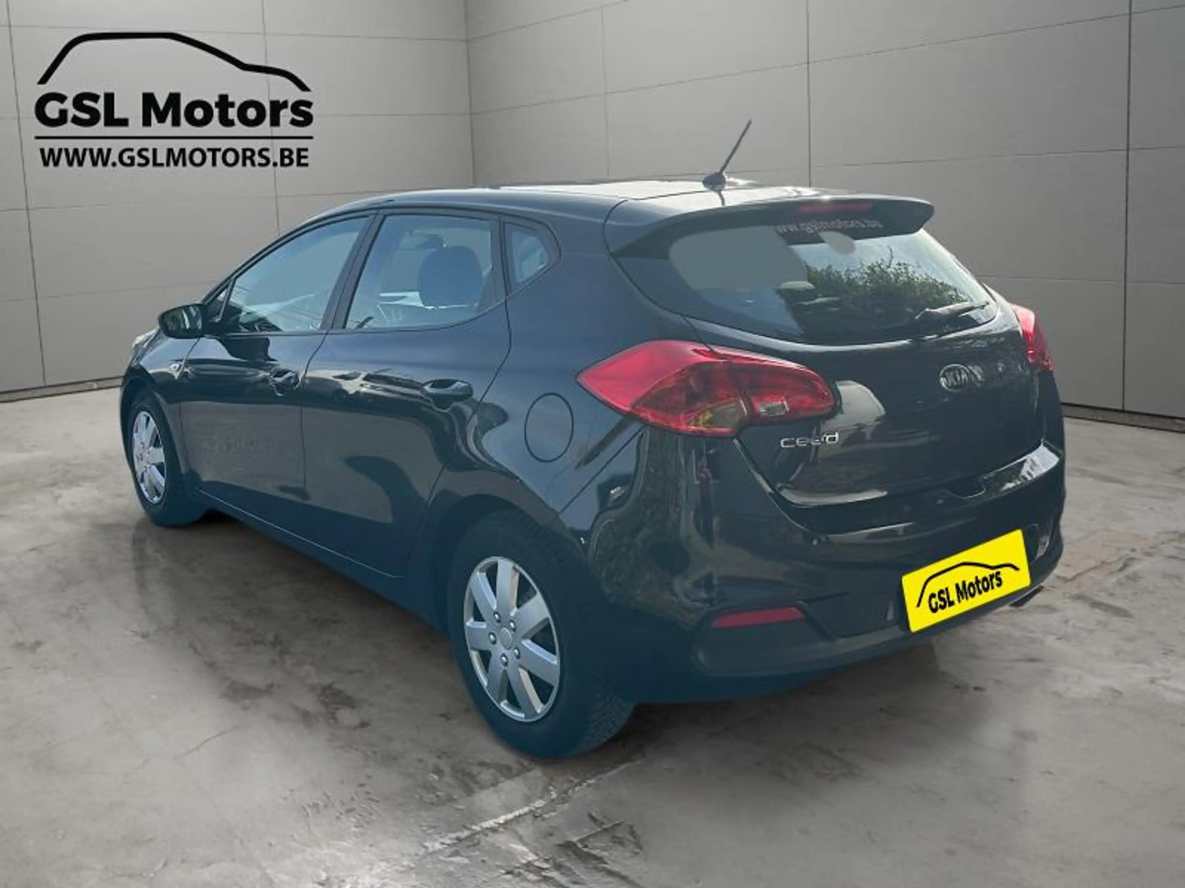 Kia Ceed / cee'd 1.4 99cv noir 02/16 Airco Cruise Bluetooth — photo 7